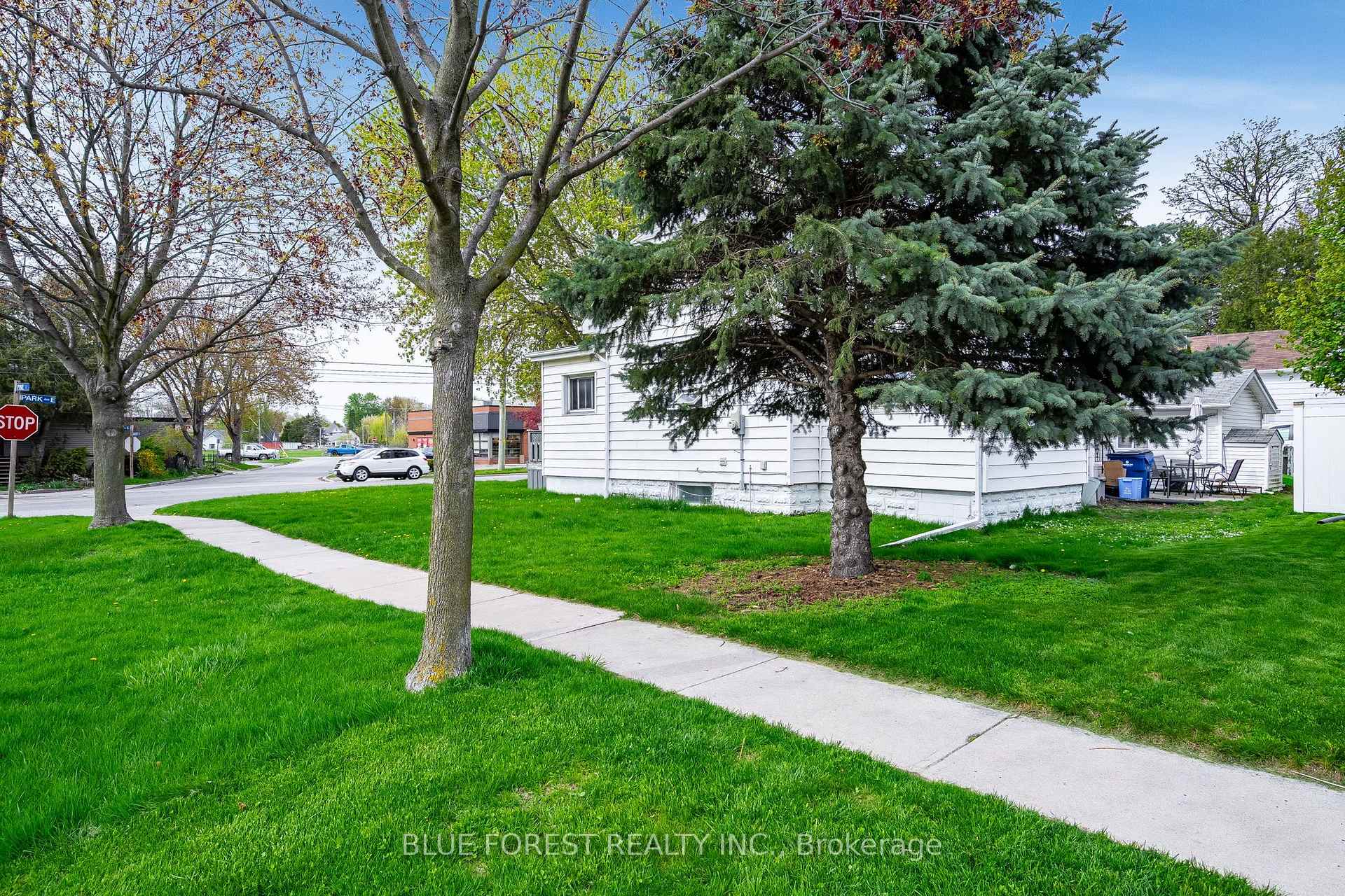 Photo 17 of 30 Park Avenue E, Chatham-Kent, Chatham — HOMEH