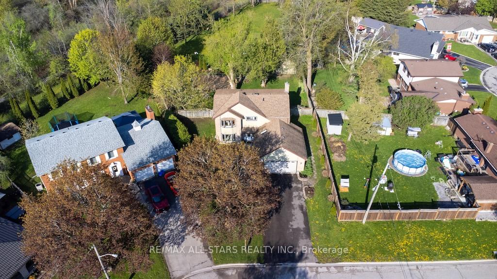 Photo 5 of 29 Mcdonagh Drive, Kawartha Lakes, Lindsay — HOMEH