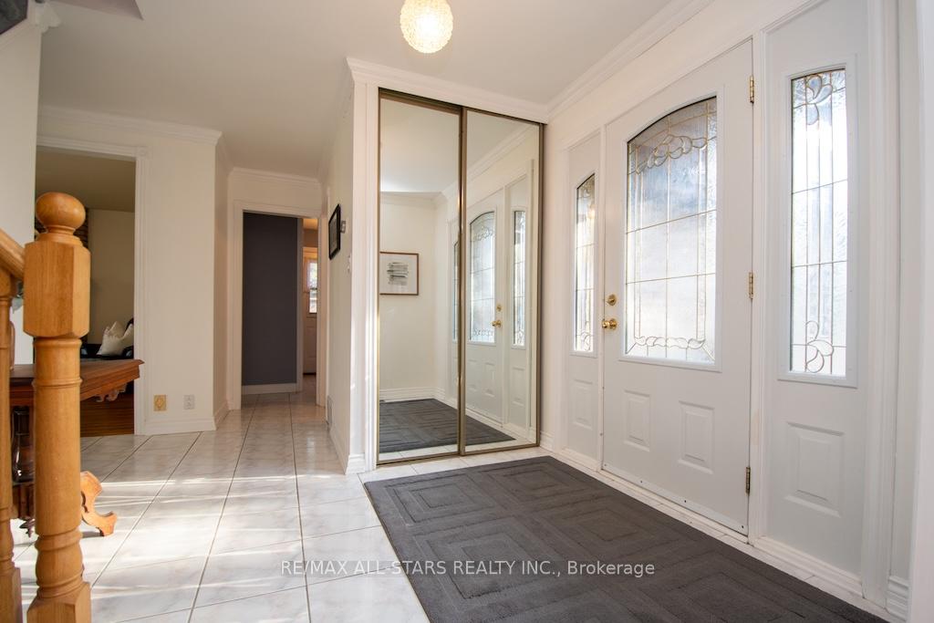 Photo 7 of 29 Mcdonagh Drive, Kawartha Lakes, Lindsay — HOMEH