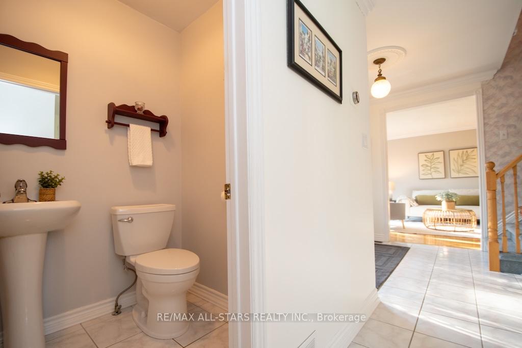 Photo 20 of 29 Mcdonagh Drive, Kawartha Lakes, Lindsay — HOMEH