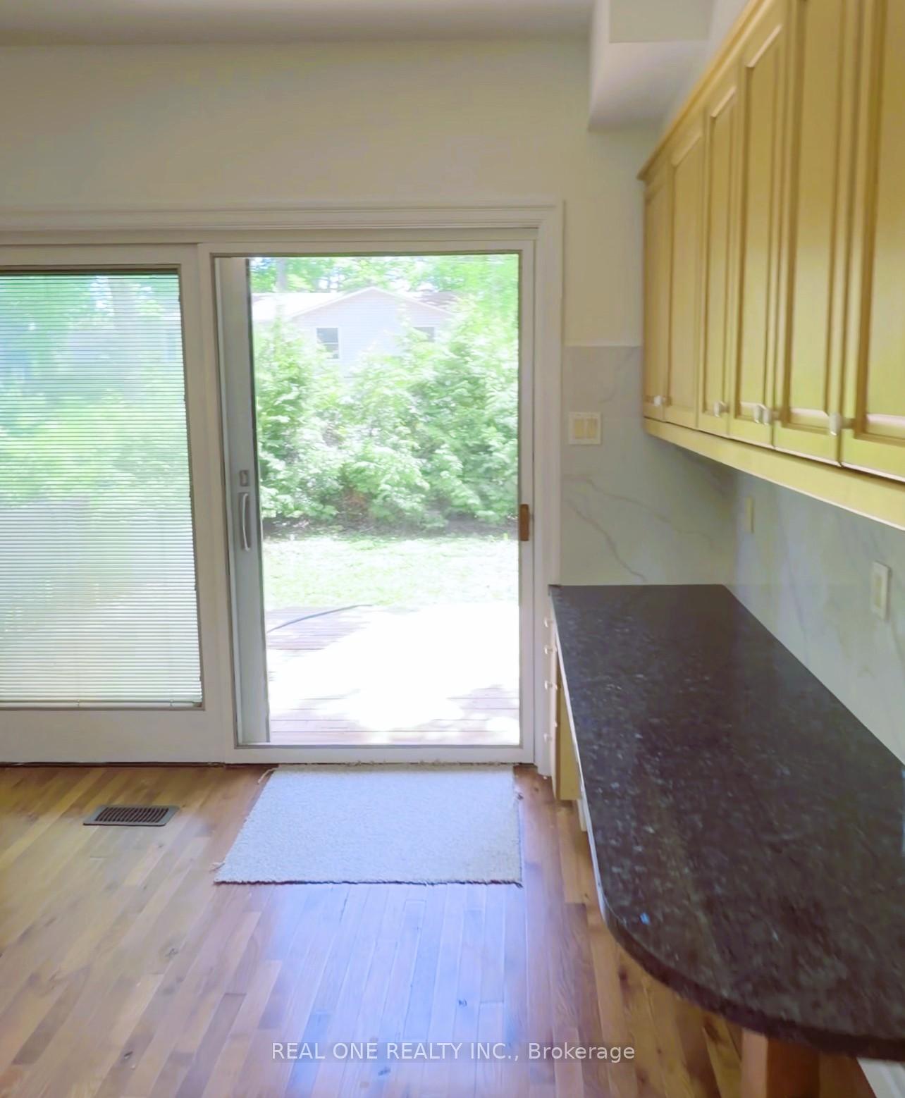 Photo 5 of Unit A, 86 Morrison Avenue, Brock, Beaverton — HOMEH