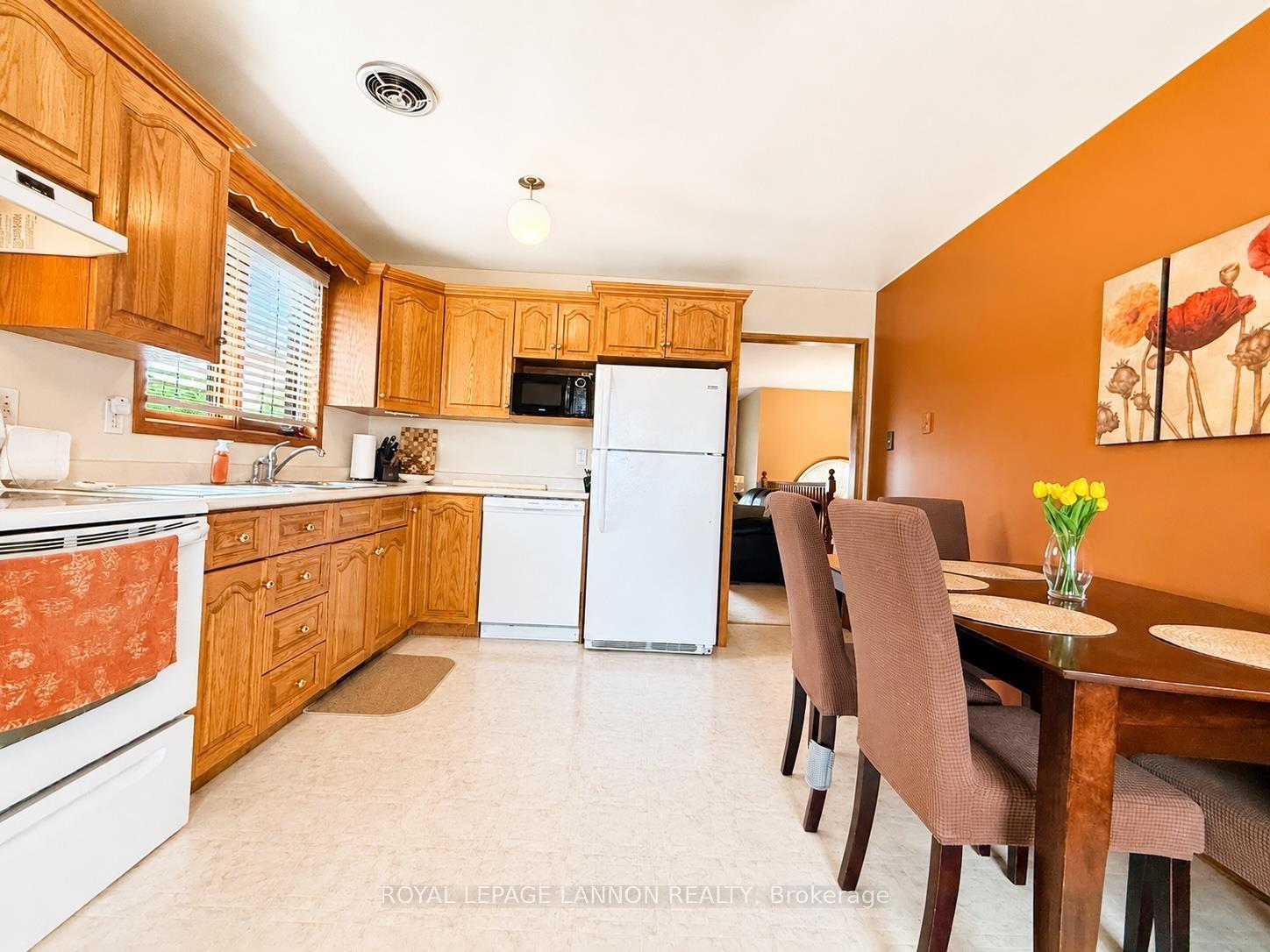 Photo 16 of 312 Caribou Crescent, Thunder Bay, Parkdale — HOMEH