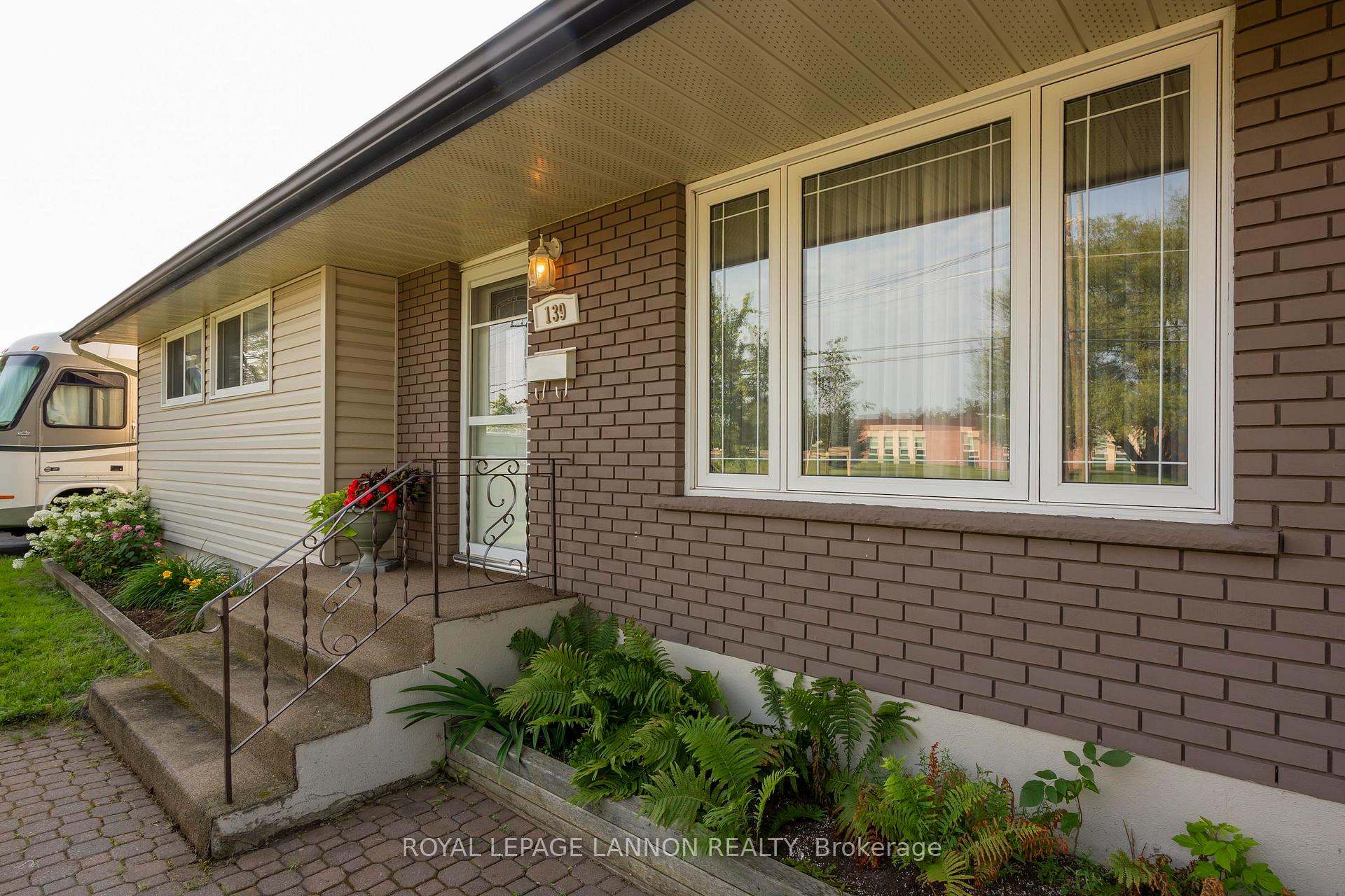 Photo 3 of 139 Clarkson Street S, Thunder Bay, Forest Park — HOMEH