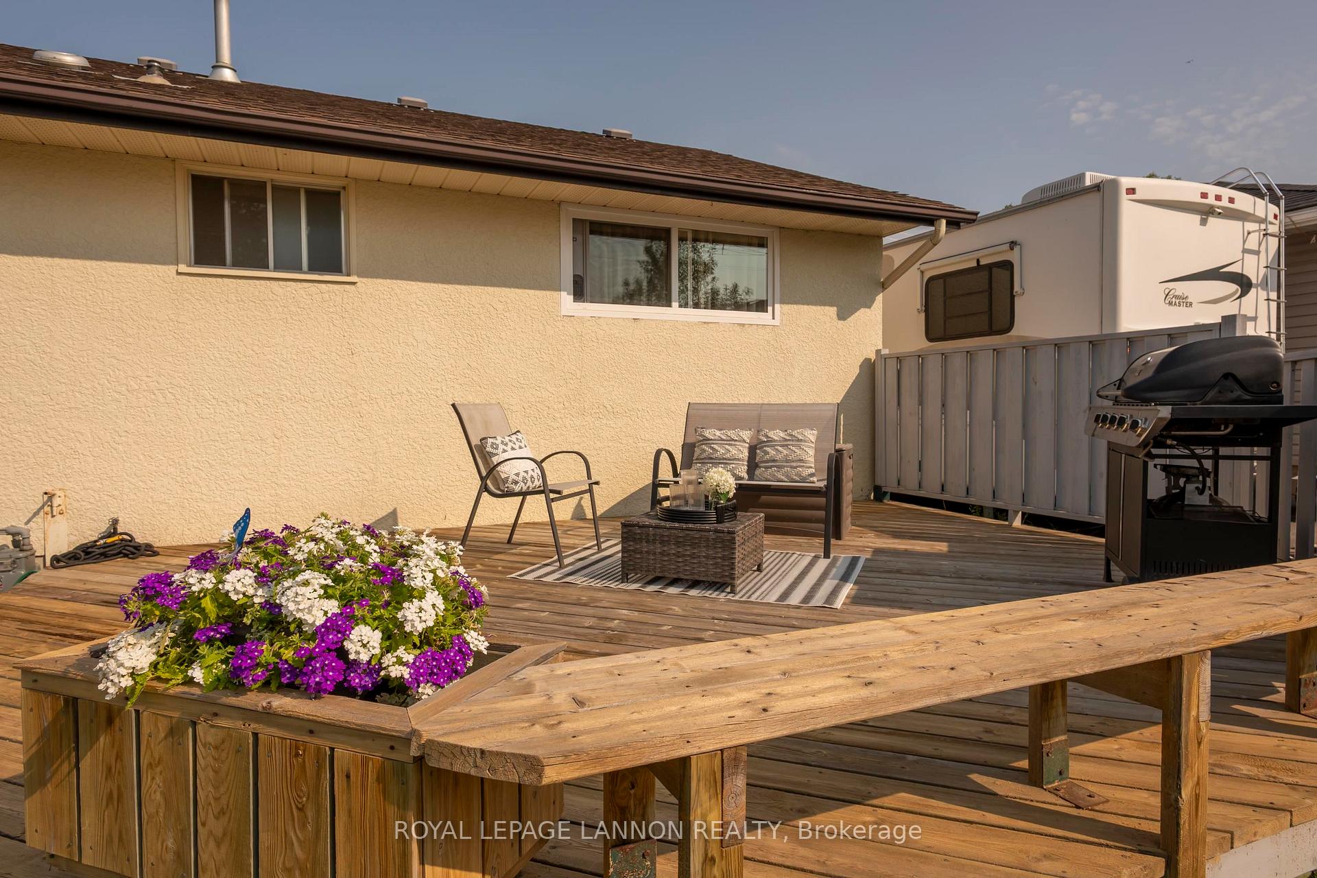 Photo 6 of 139 Clarkson Street S, Thunder Bay, Forest Park — HOMEH