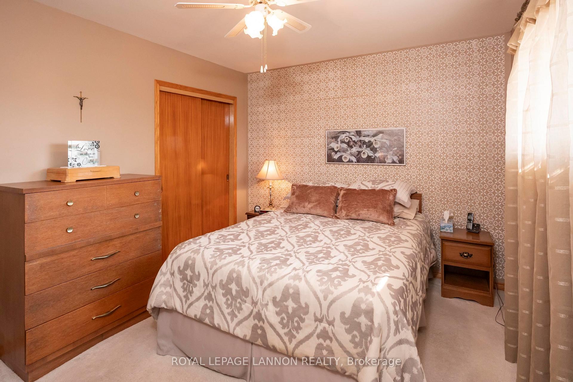 Photo 19 of 139 Clarkson Street S, Thunder Bay, Forest Park — HOMEH