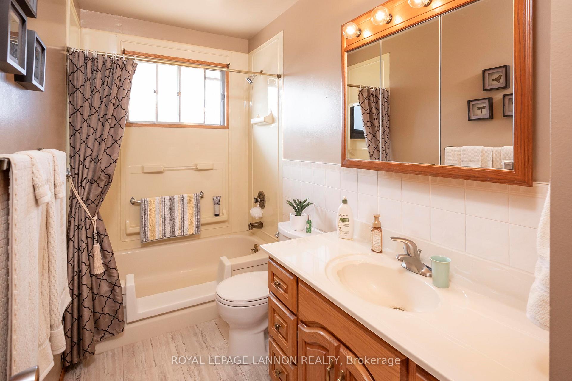 Photo 27 of 139 Clarkson Street S, Thunder Bay, Forest Park — HOMEH