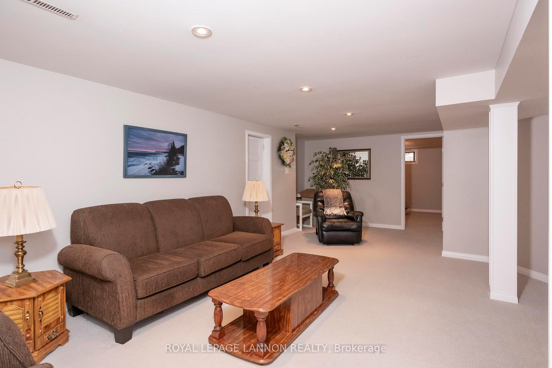 Photo 30 of 139 Clarkson Street S, Thunder Bay, Forest Park — HOMEH