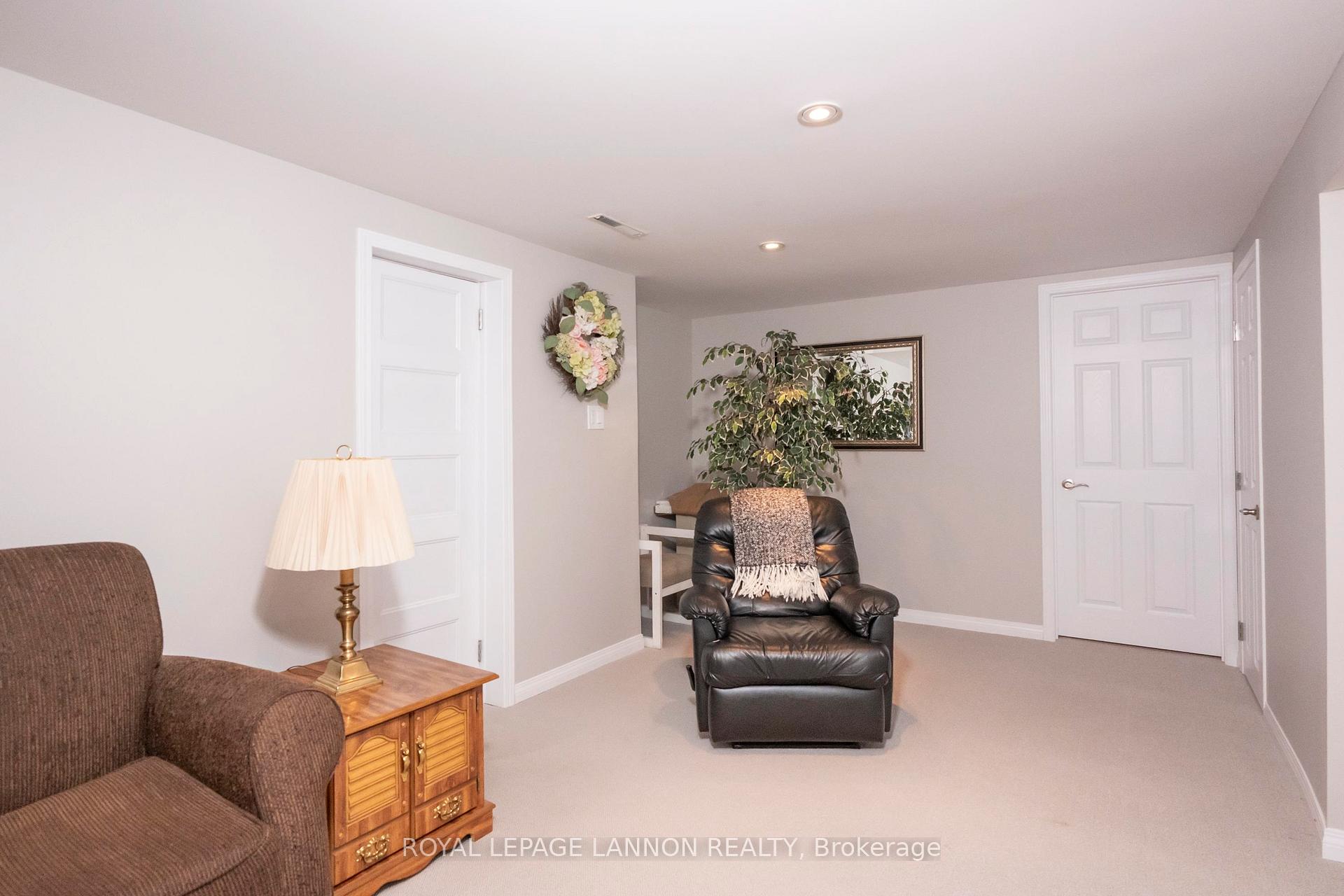 Photo 31 of 139 Clarkson Street S, Thunder Bay, Forest Park — HOMEH