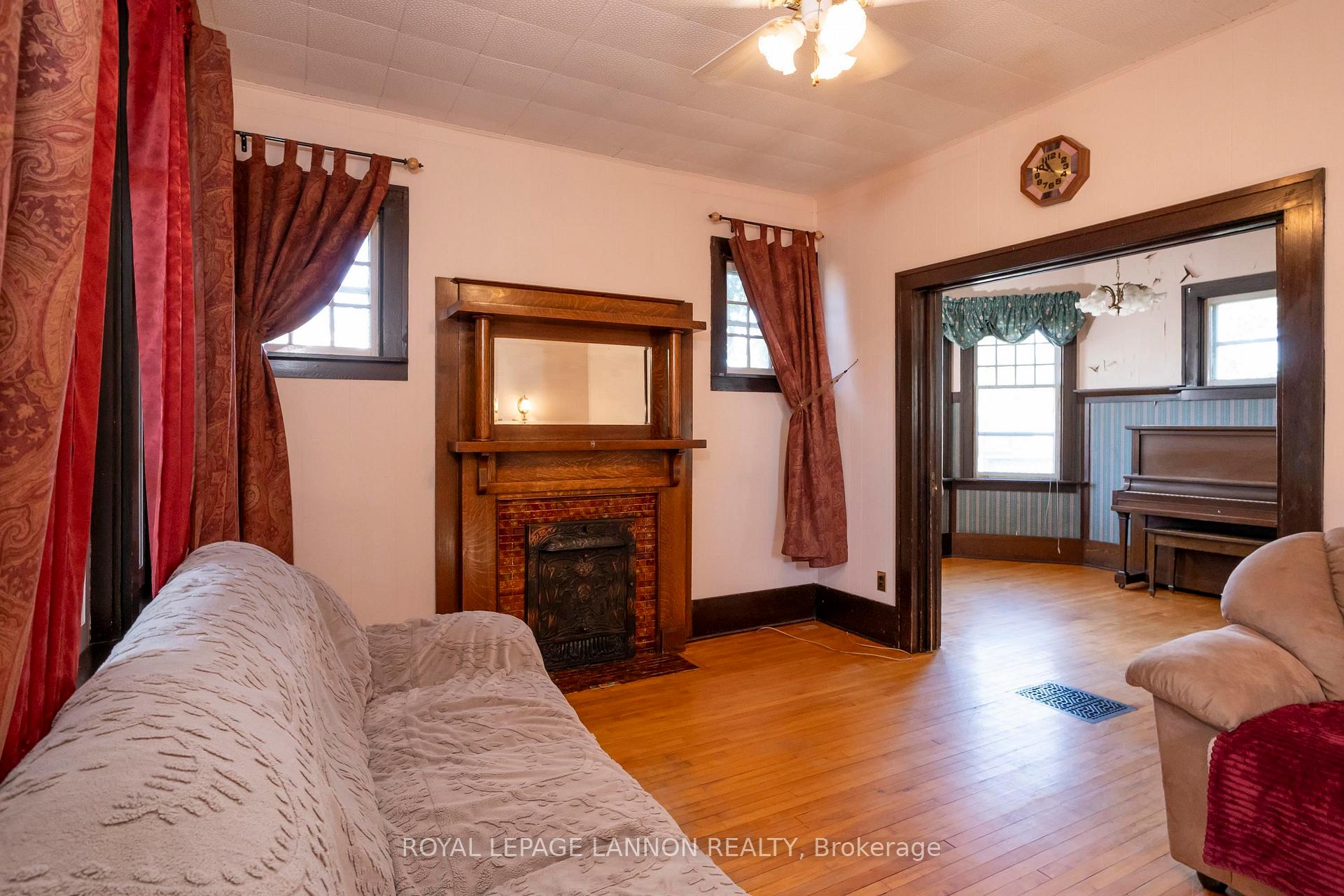 Photo 5 of 42 Gordon Avenue, Thunder Bay, Green Acres — HOMEH