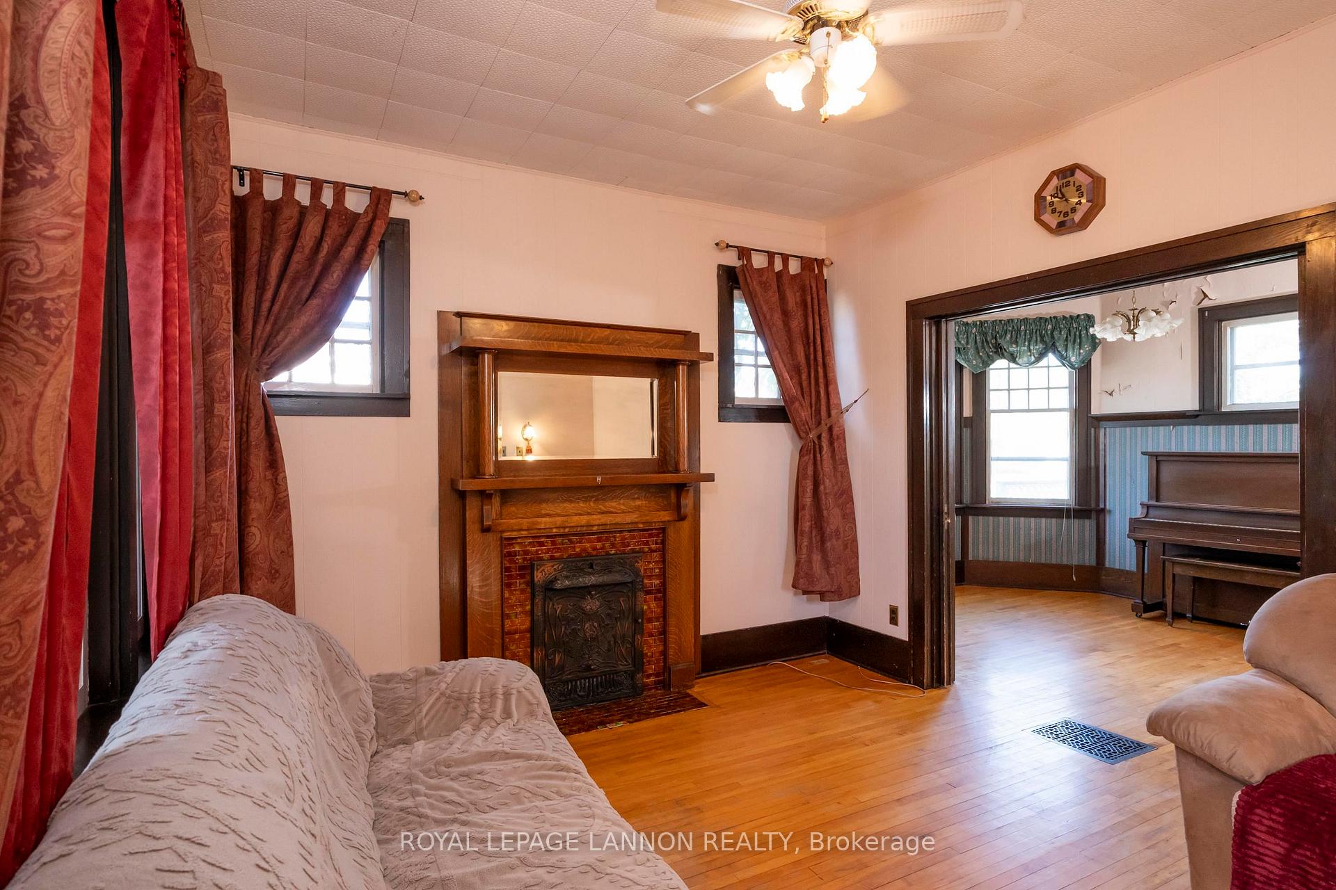 Photo 6 of 42 Gordon Avenue, Thunder Bay, Green Acres — HOMEH
