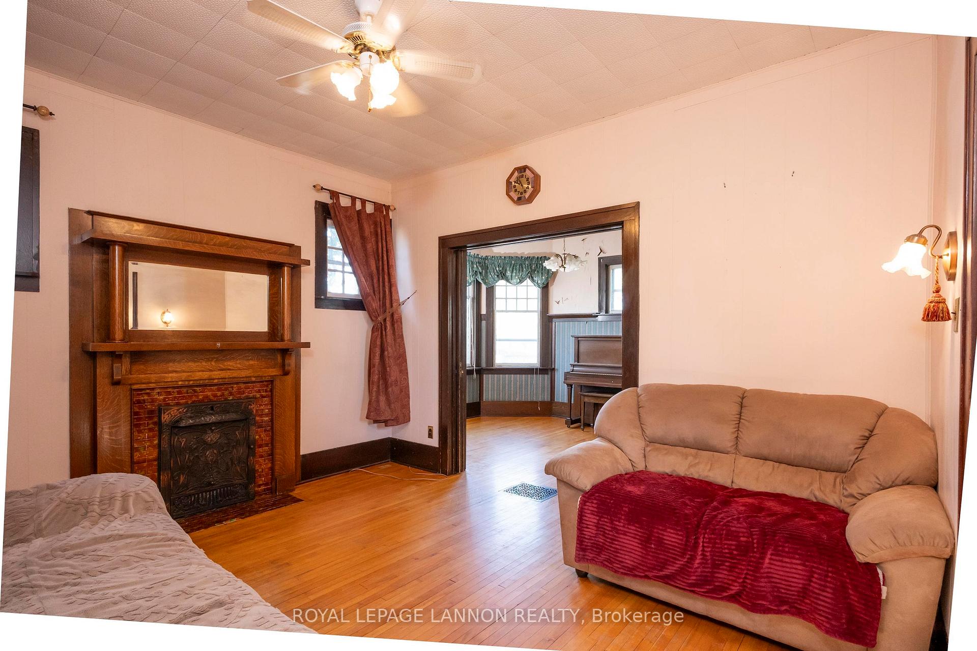 Photo 9 of 42 Gordon Avenue, Thunder Bay, Green Acres — HOMEH