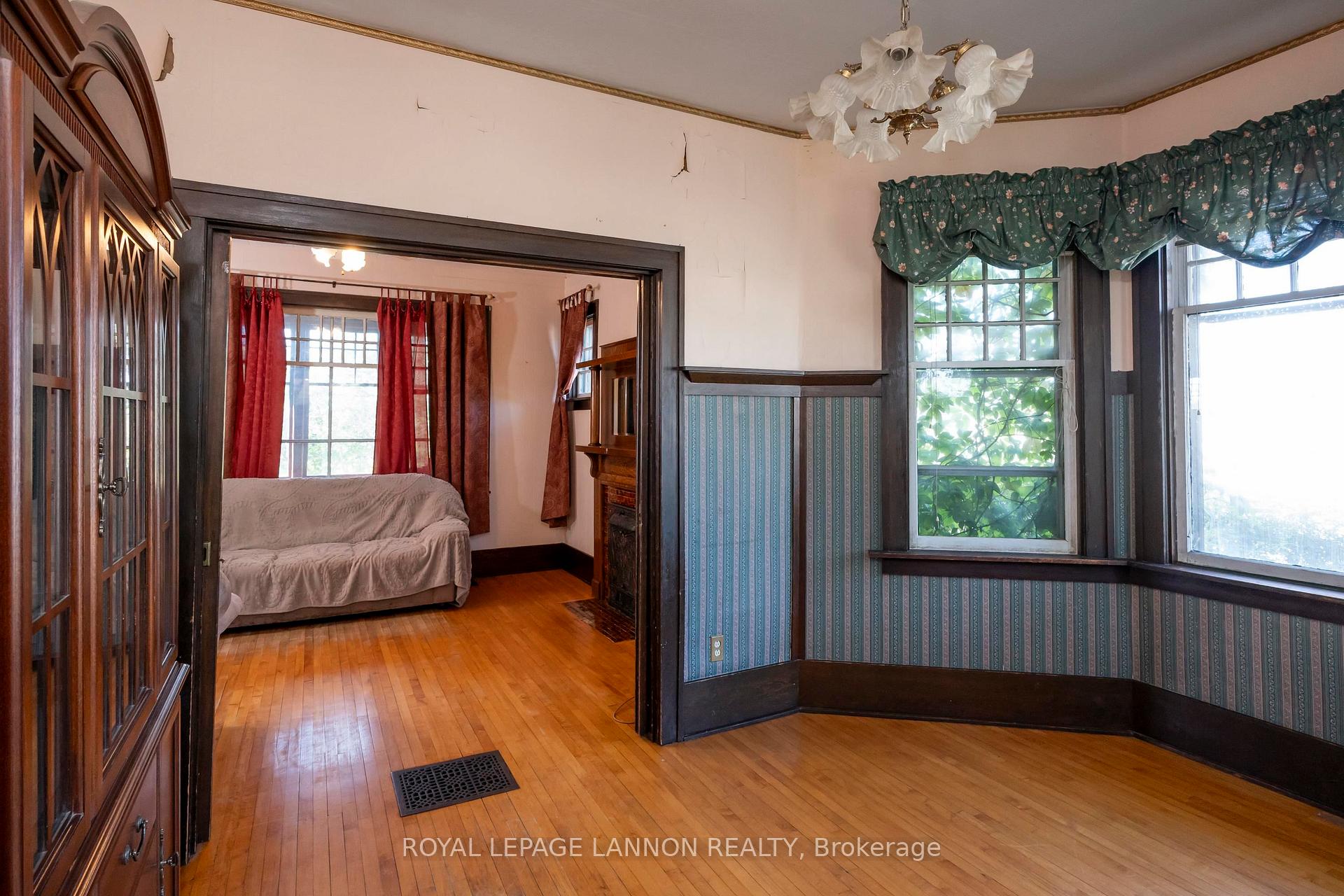 Photo 12 of 42 Gordon Avenue, Thunder Bay, Green Acres — HOMEH