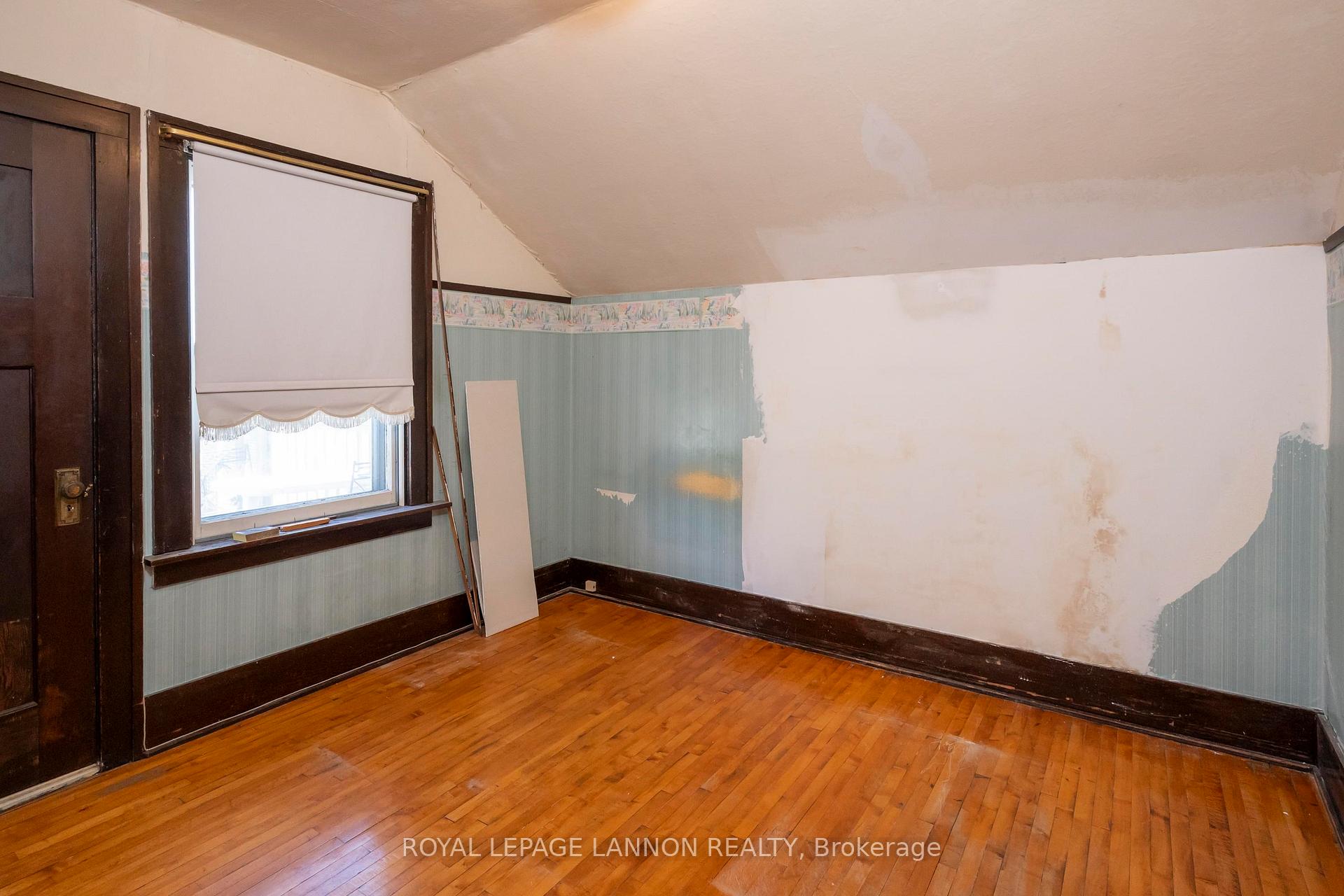 Photo 23 of 42 Gordon Avenue, Thunder Bay, Green Acres — HOMEH
