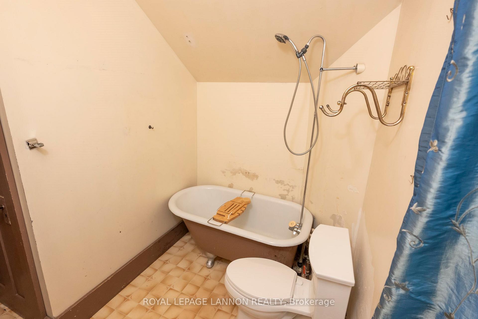 Photo 26 of 42 Gordon Avenue, Thunder Bay, Green Acres — HOMEH