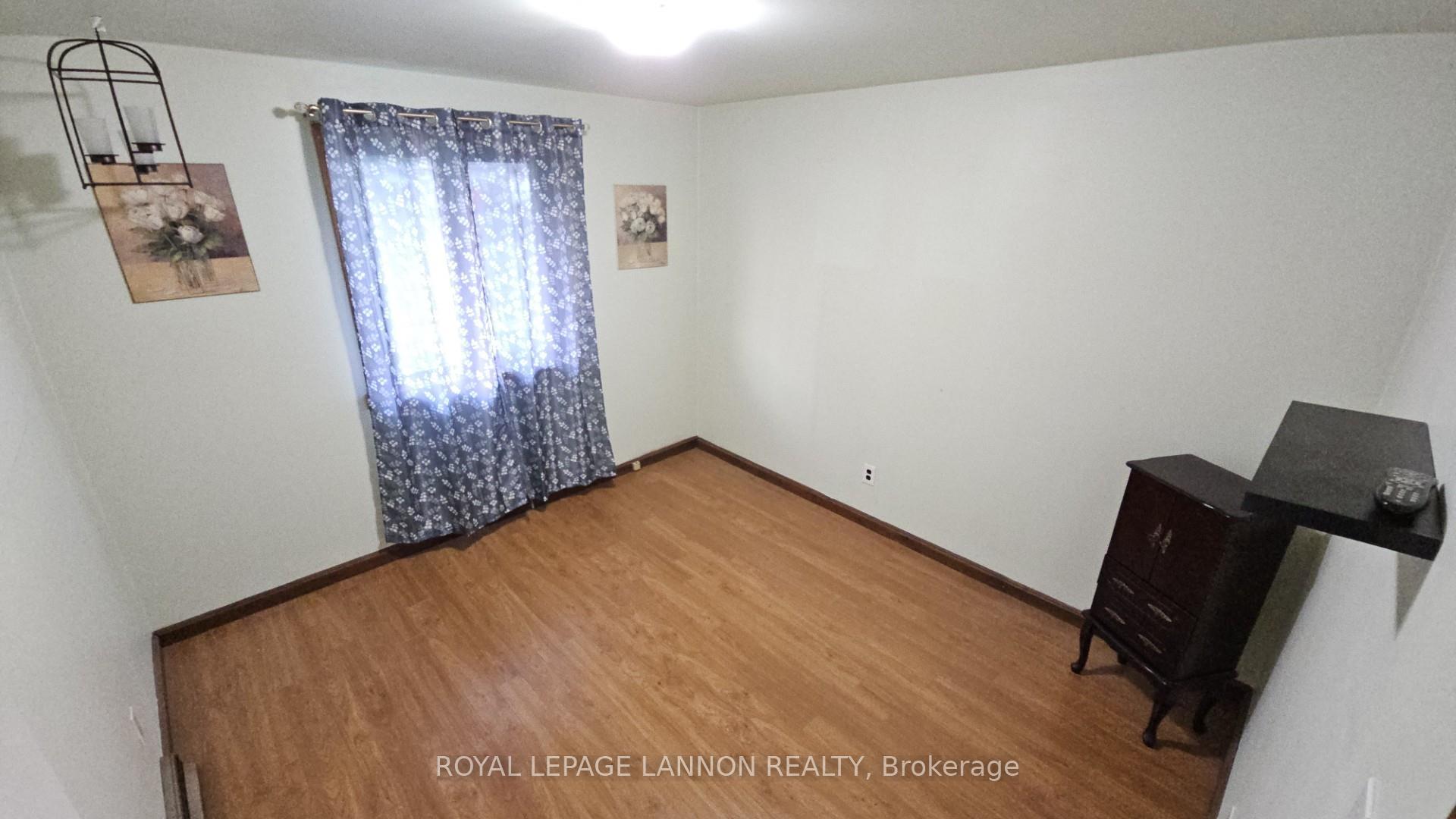 Photo 8 of 403 Arundel Street, Thunder Bay, Current River — HOMEH