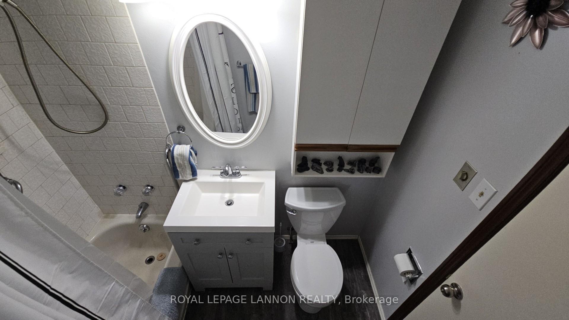 Photo 11 of 403 Arundel Street, Thunder Bay, Current River — HOMEH