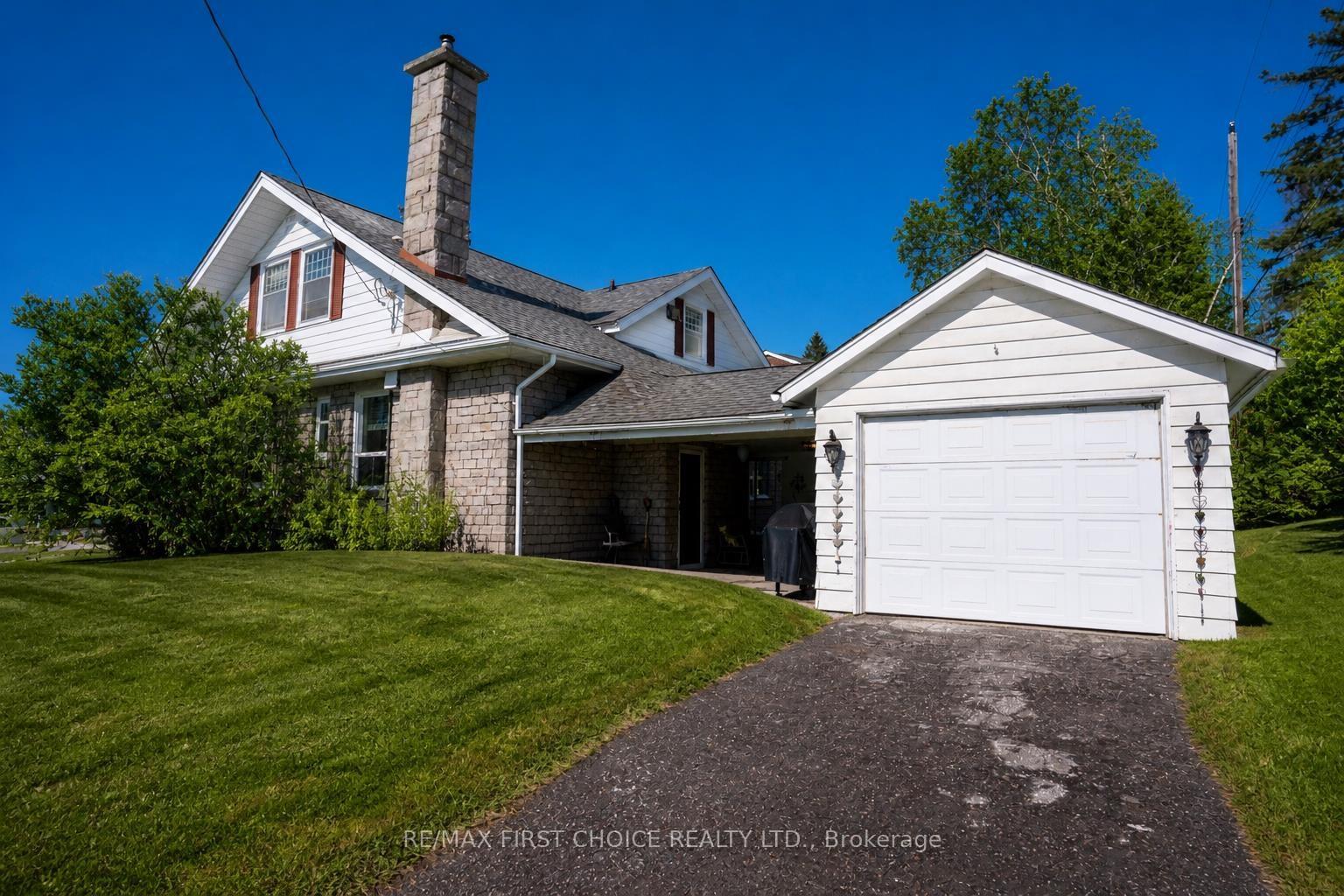 Photo 2 of 43 Summit Avenue, Thunder Bay, Mariday Heights — HOMEH