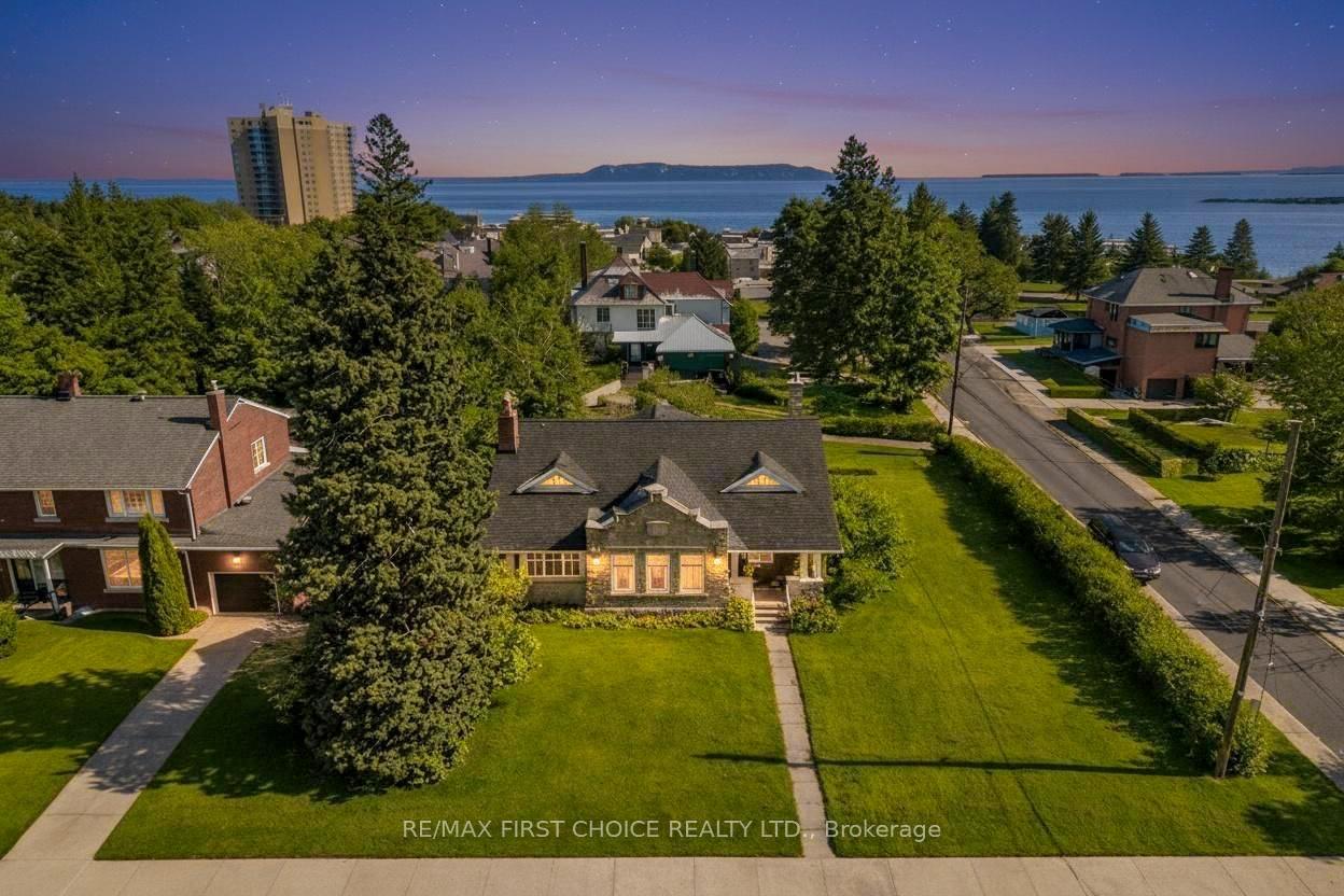 Photo 4 of 43 Summit Avenue, Thunder Bay, Mariday Heights — HOMEH