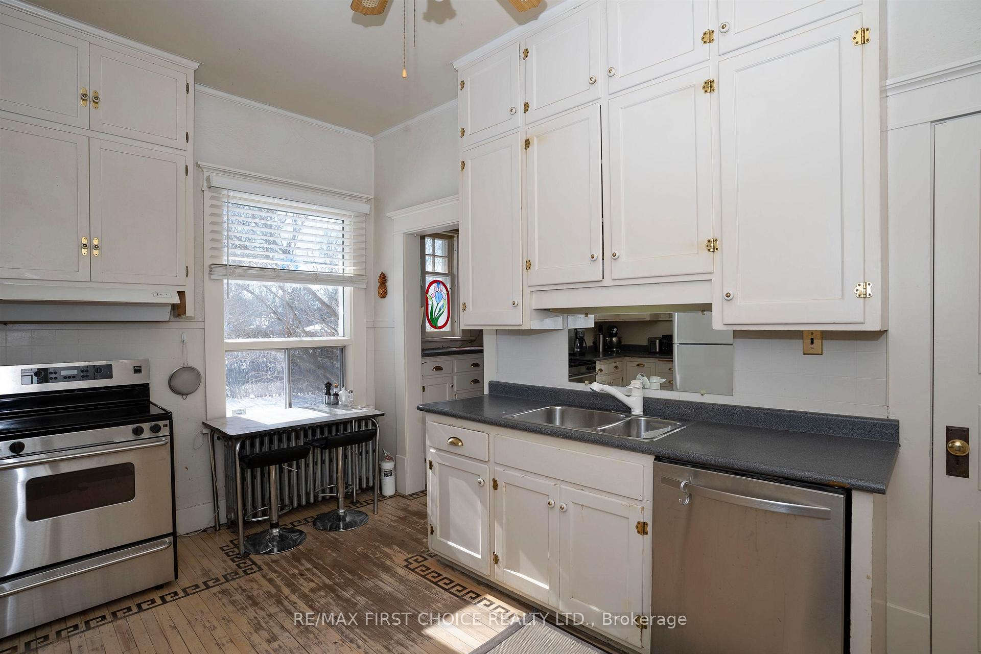 Photo 8 of 43 Summit Avenue, Thunder Bay, Mariday Heights — HOMEH