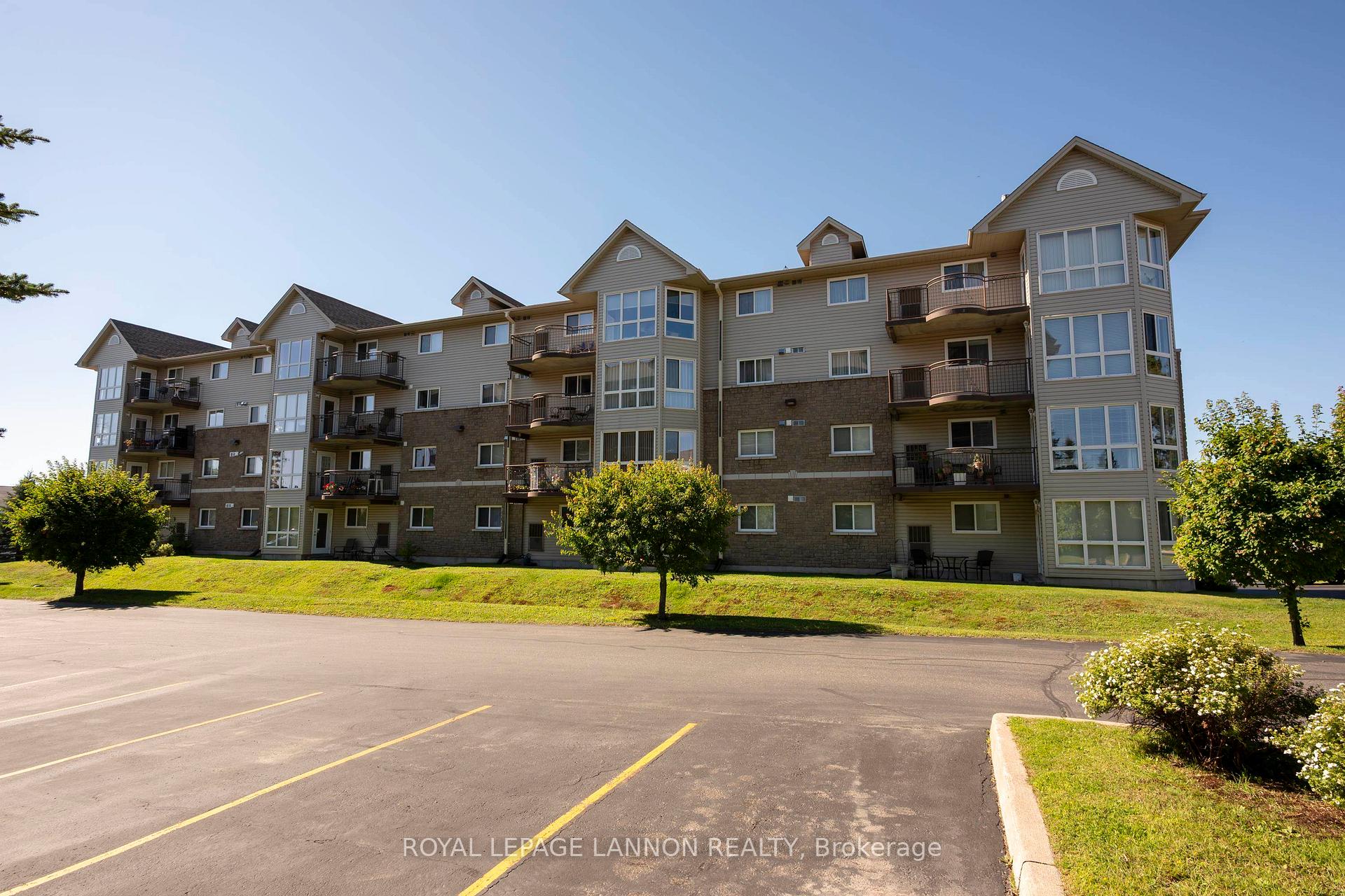 Photo 2 of 101 - 620 Red River Road, Thunder Bay, College Heights — HOMEH