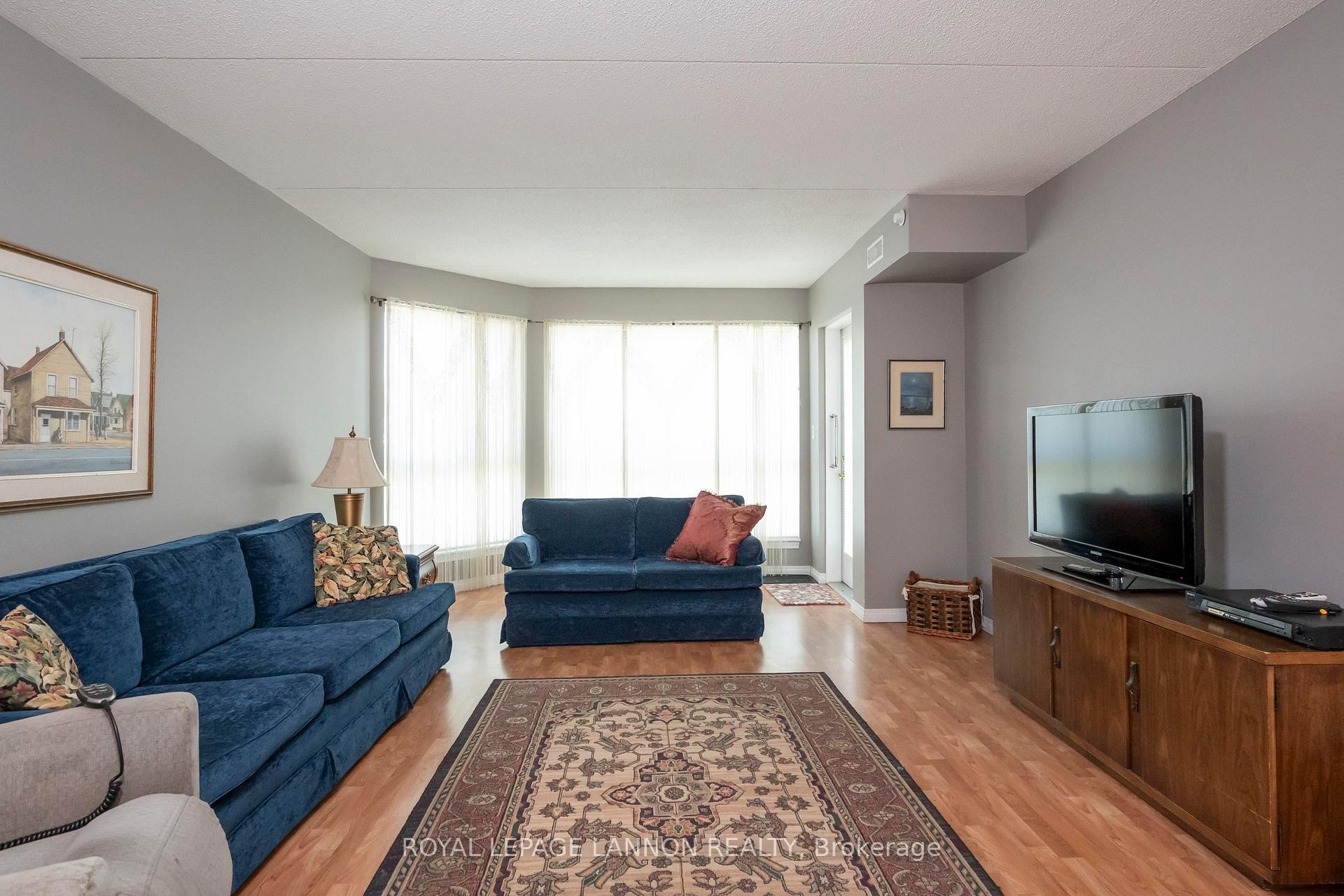 Photo 3 of 101 - 620 Red River Road, Thunder Bay, College Heights — HOMEH