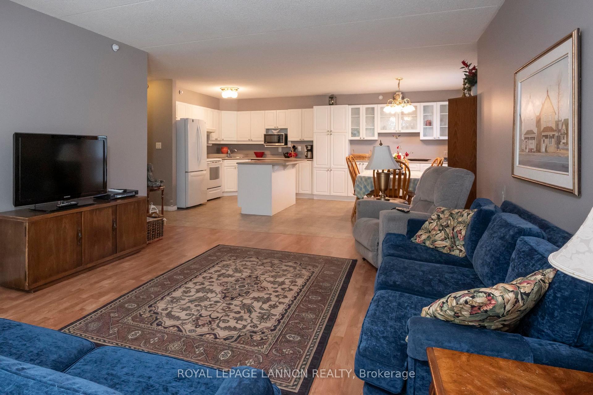 Photo 6 of 101 - 620 Red River Road, Thunder Bay, College Heights — HOMEH