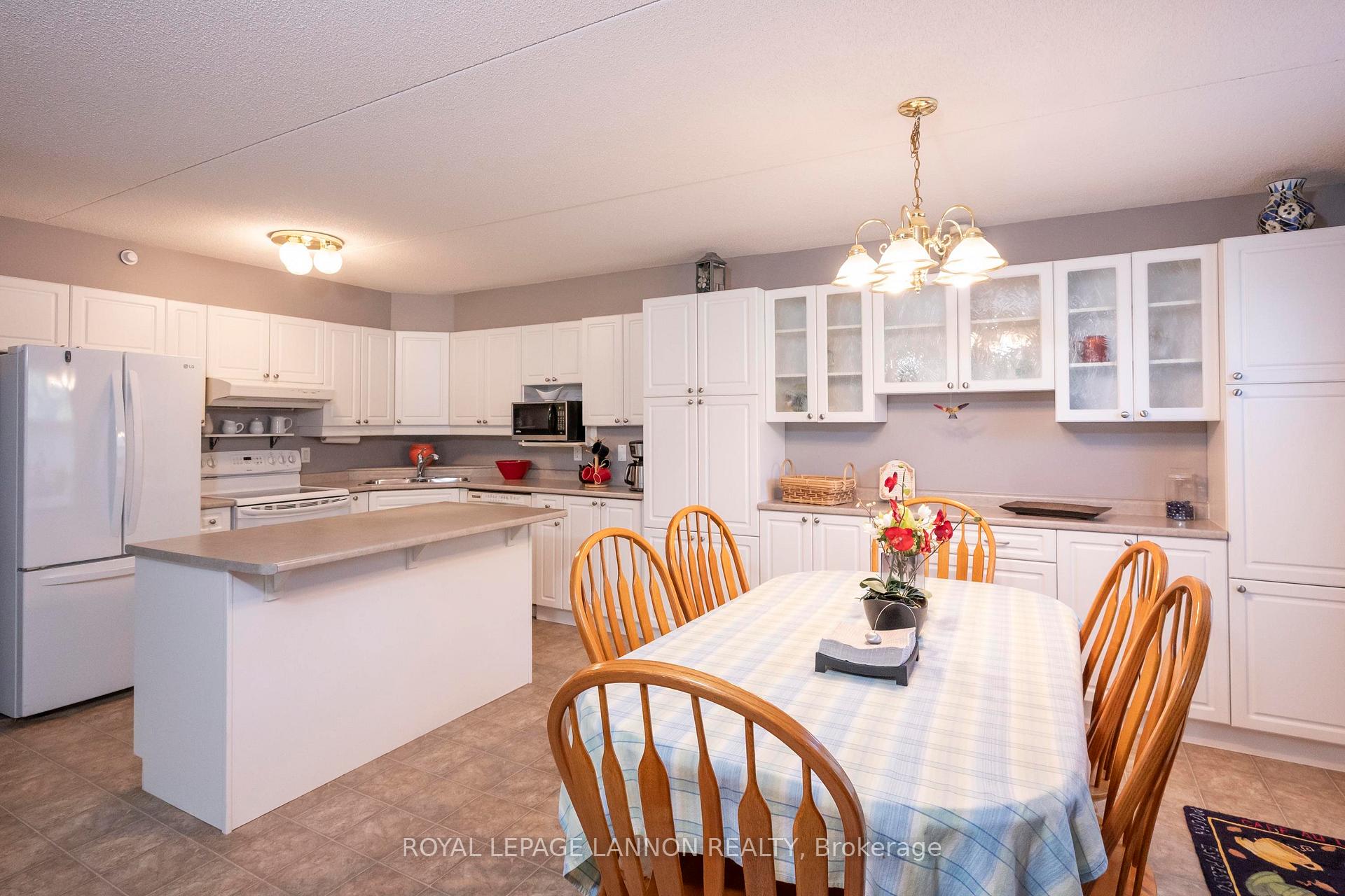 Photo 8 of 101 - 620 Red River Road, Thunder Bay, College Heights — HOMEH