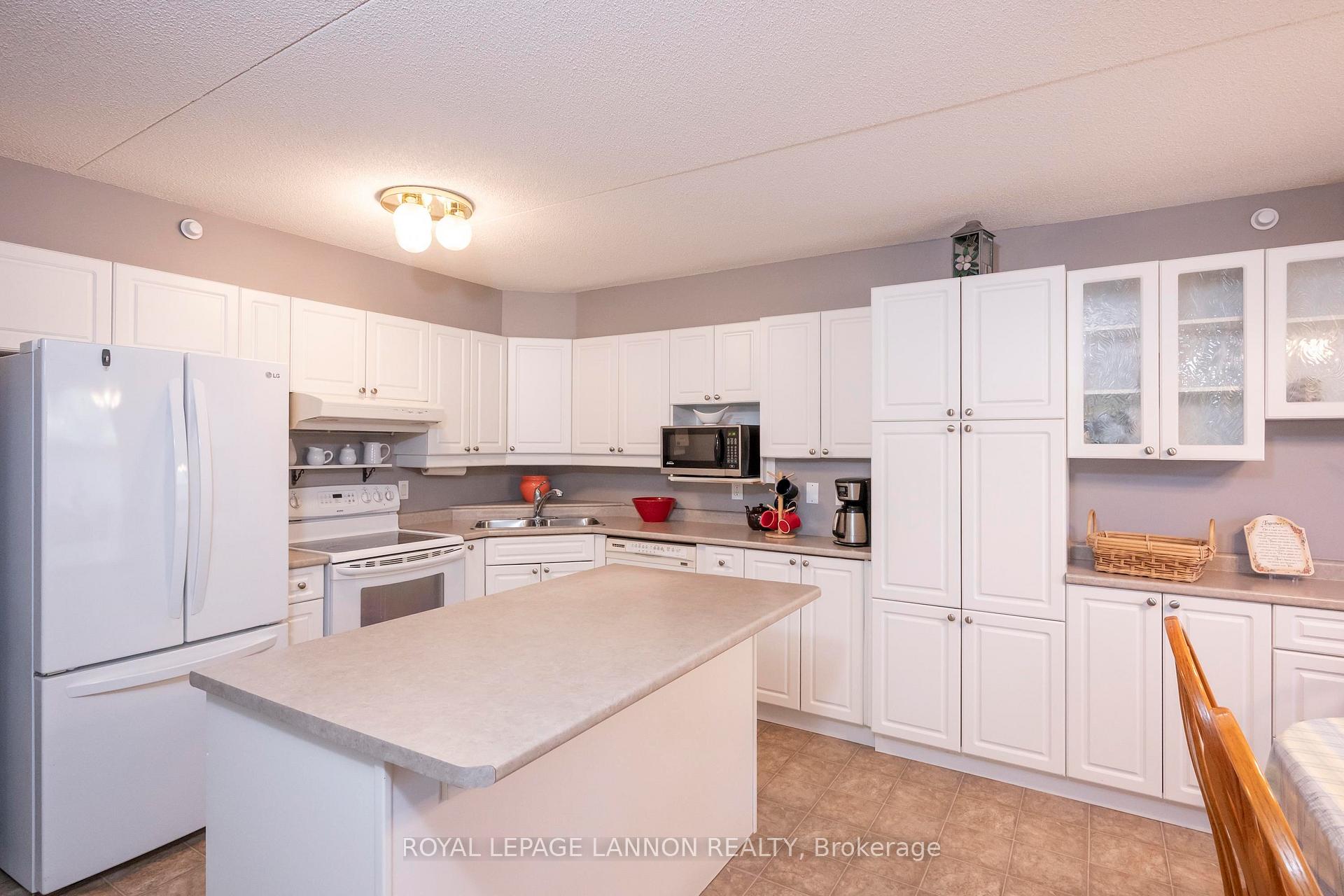 Photo 11 of 101 - 620 Red River Road, Thunder Bay, College Heights — HOMEH