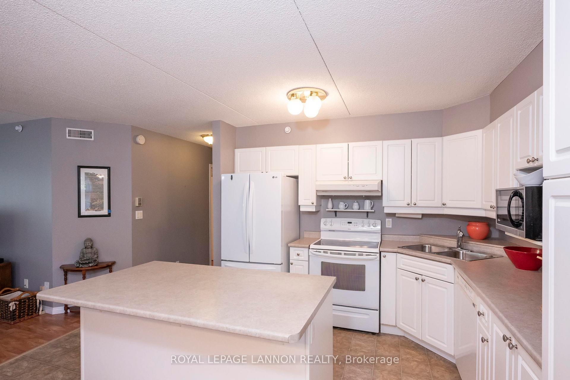 Photo 12 of 101 - 620 Red River Road, Thunder Bay, College Heights — HOMEH