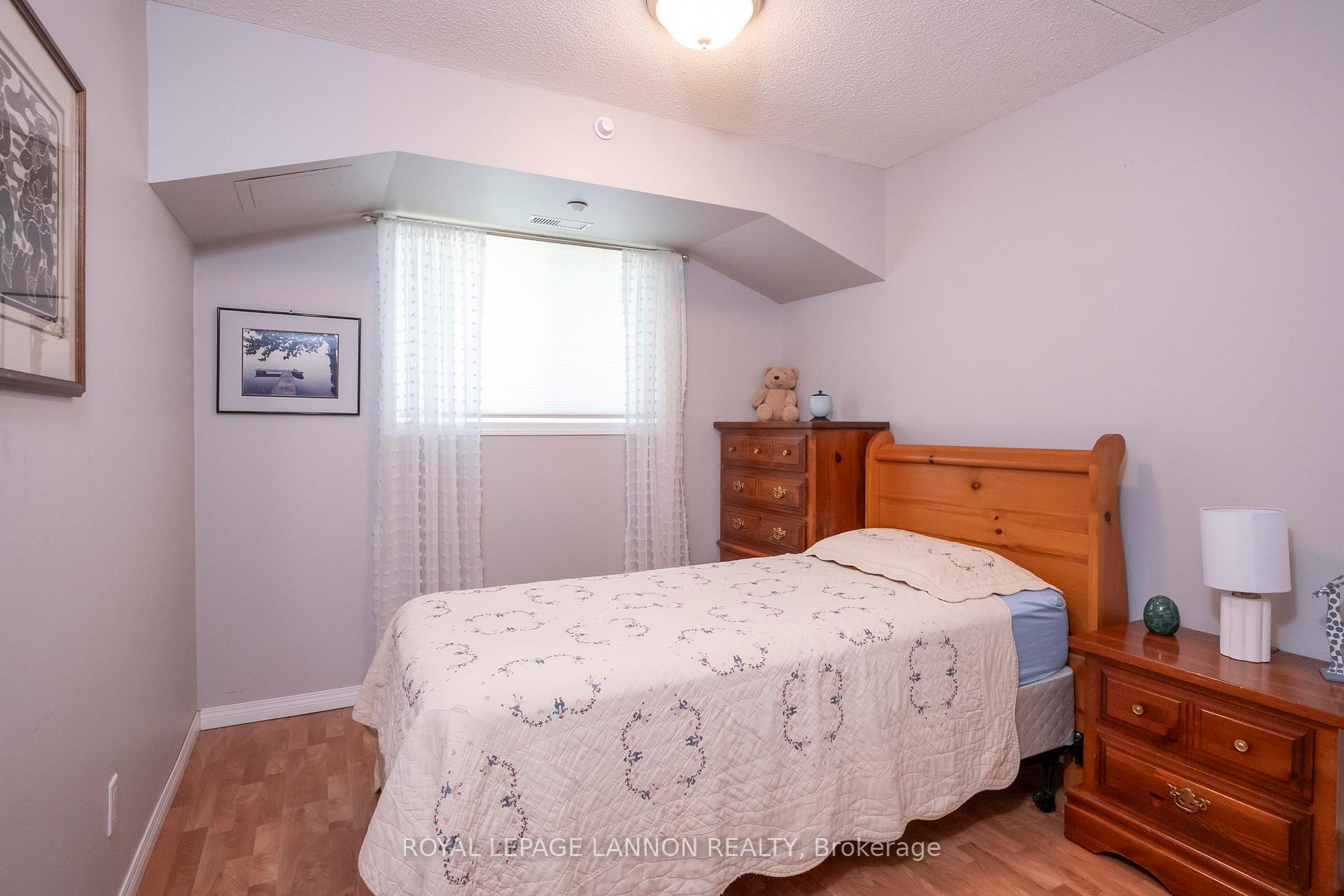 Photo 17 of 101 - 620 Red River Road, Thunder Bay, College Heights — HOMEH