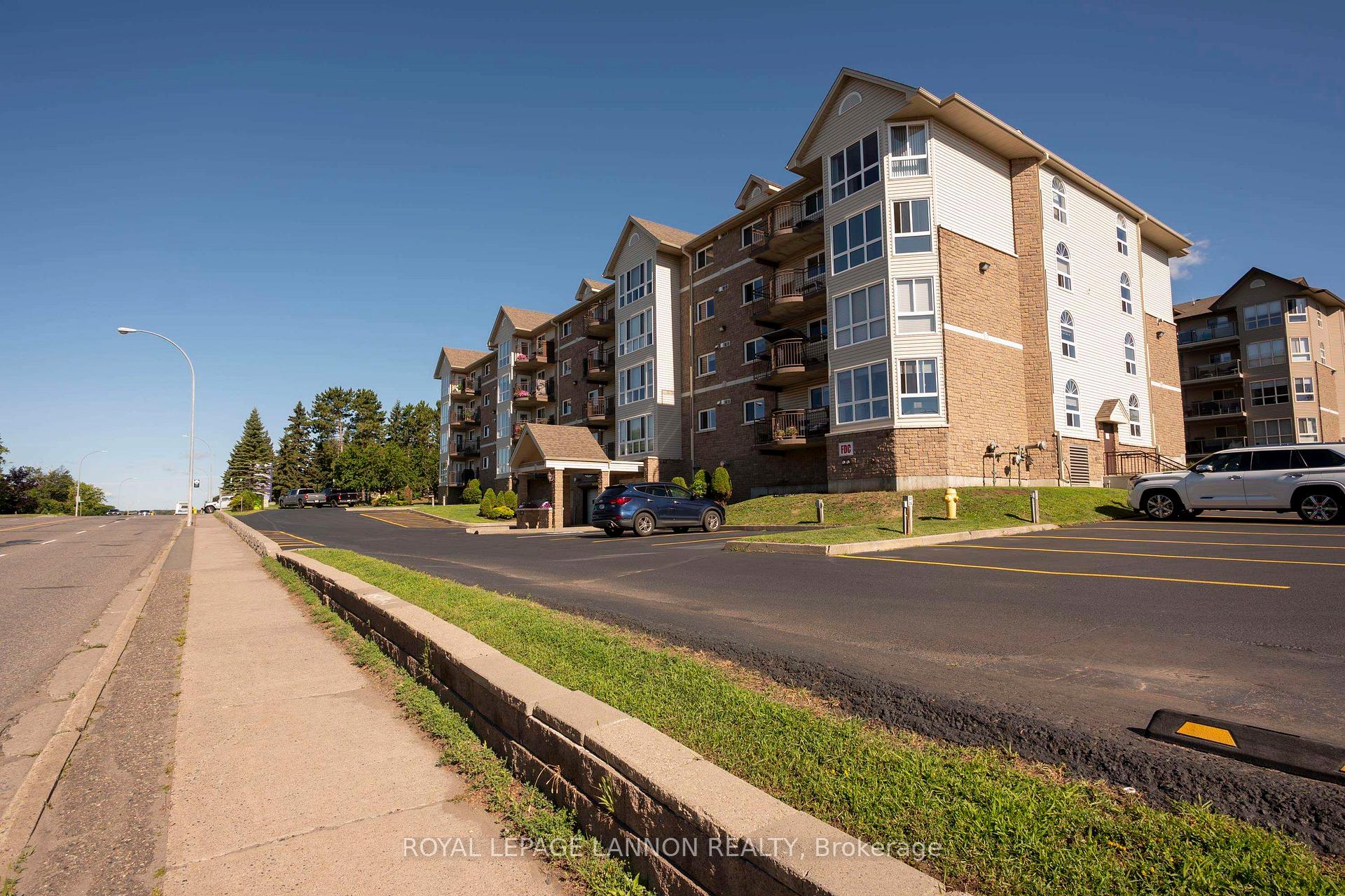 Photo 35 of 101 - 620 Red River Road, Thunder Bay, College Heights — HOMEH