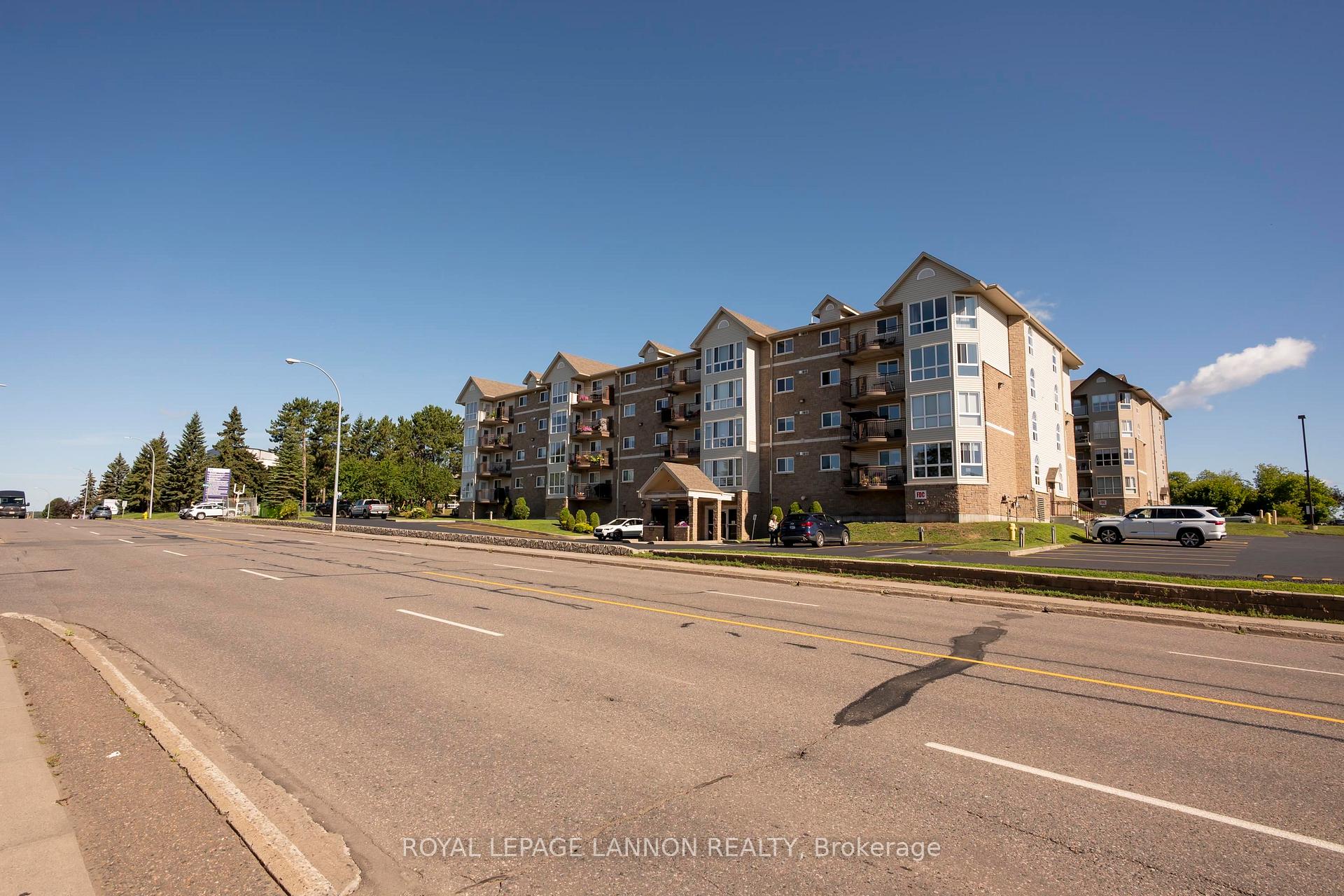 Photo 37 of 101 - 620 Red River Road, Thunder Bay, College Heights — HOMEH