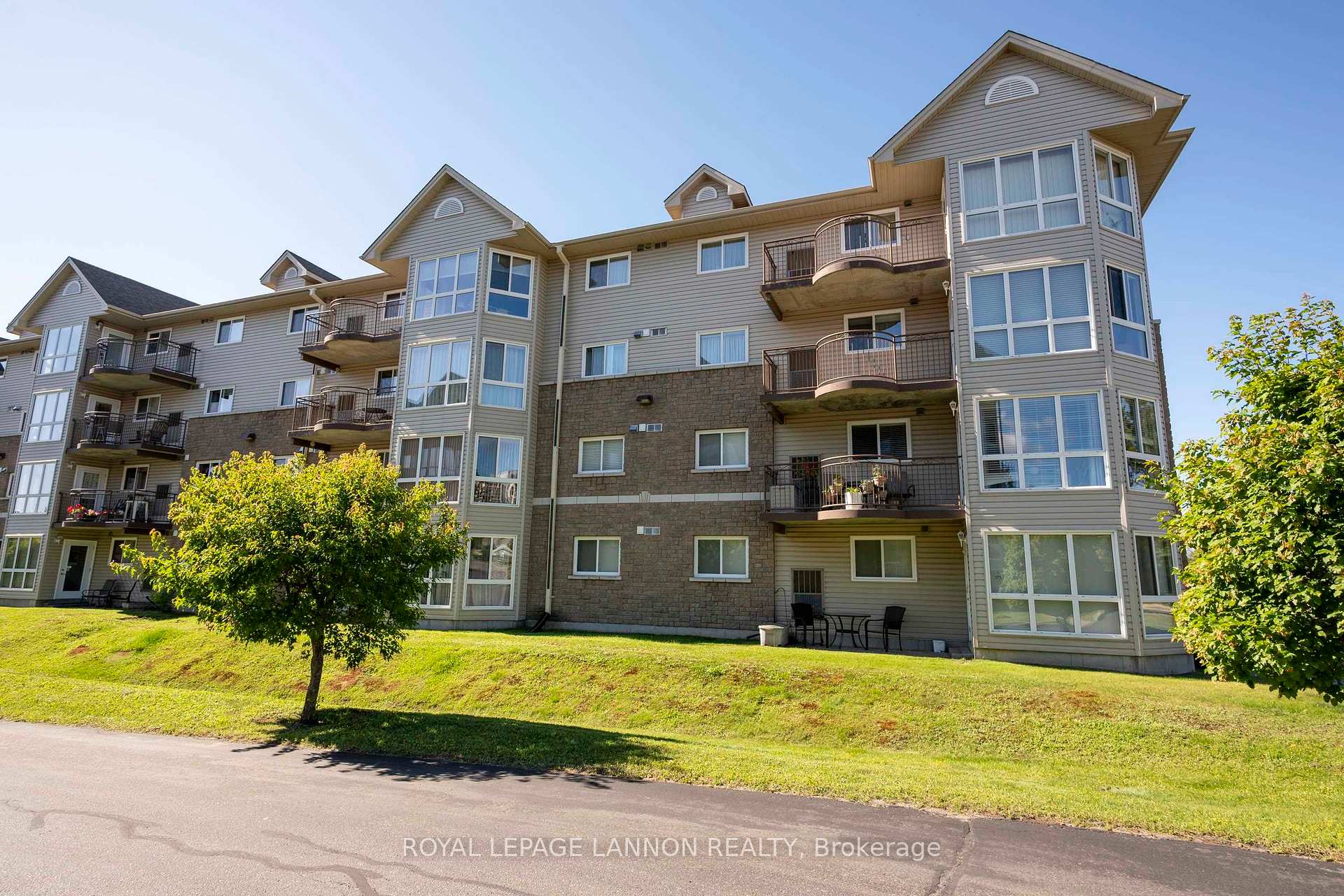 Photo 39 of 101 - 620 Red River Road, Thunder Bay, College Heights — HOMEH