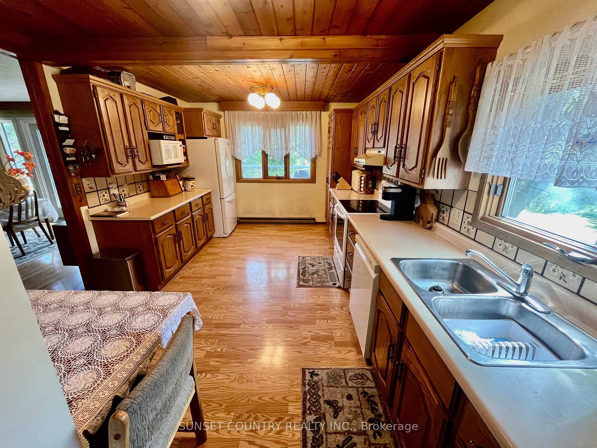 Photo 3 of 71 Lakeview Road, Dryden, Thunder Lake — HOMEH