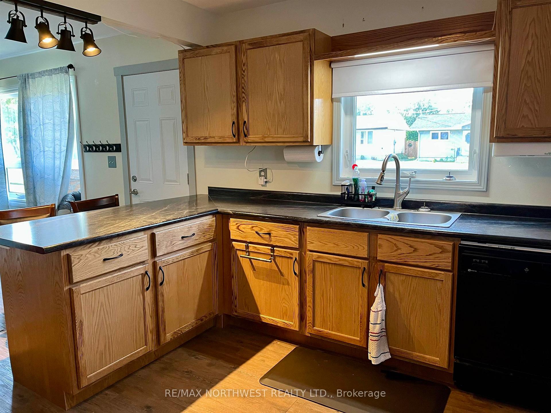 Photo 5 of 629 Third St. W. W, Fort Frances, TB-401 — HOMEH