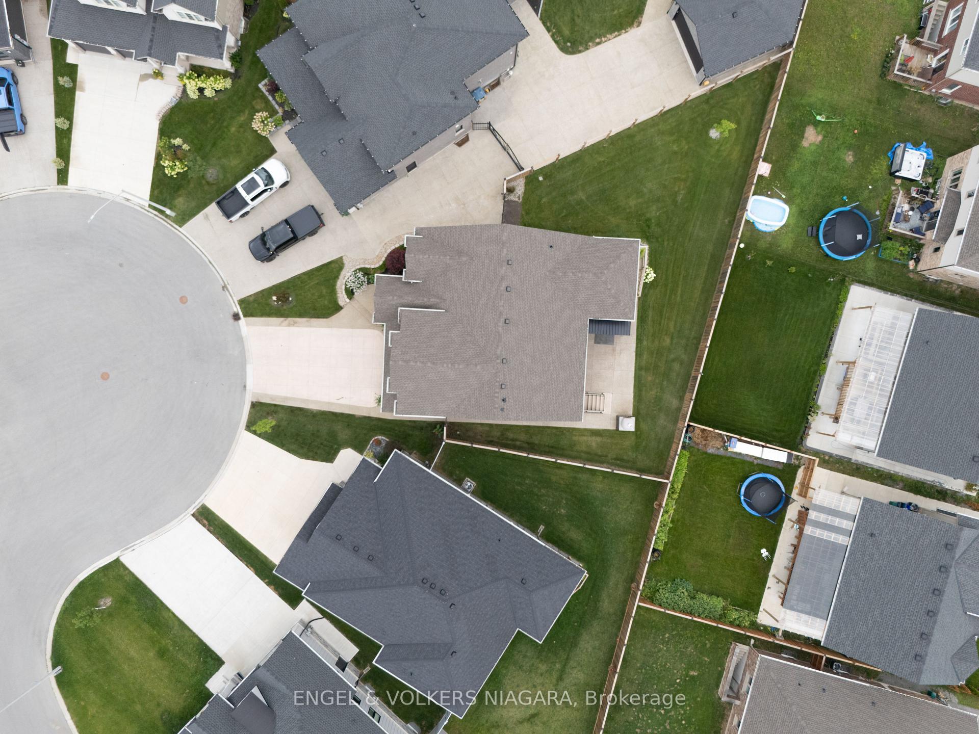 Photo 3 of 5 Delicious Court, Thorold, Rolling Meadows — HOMEH