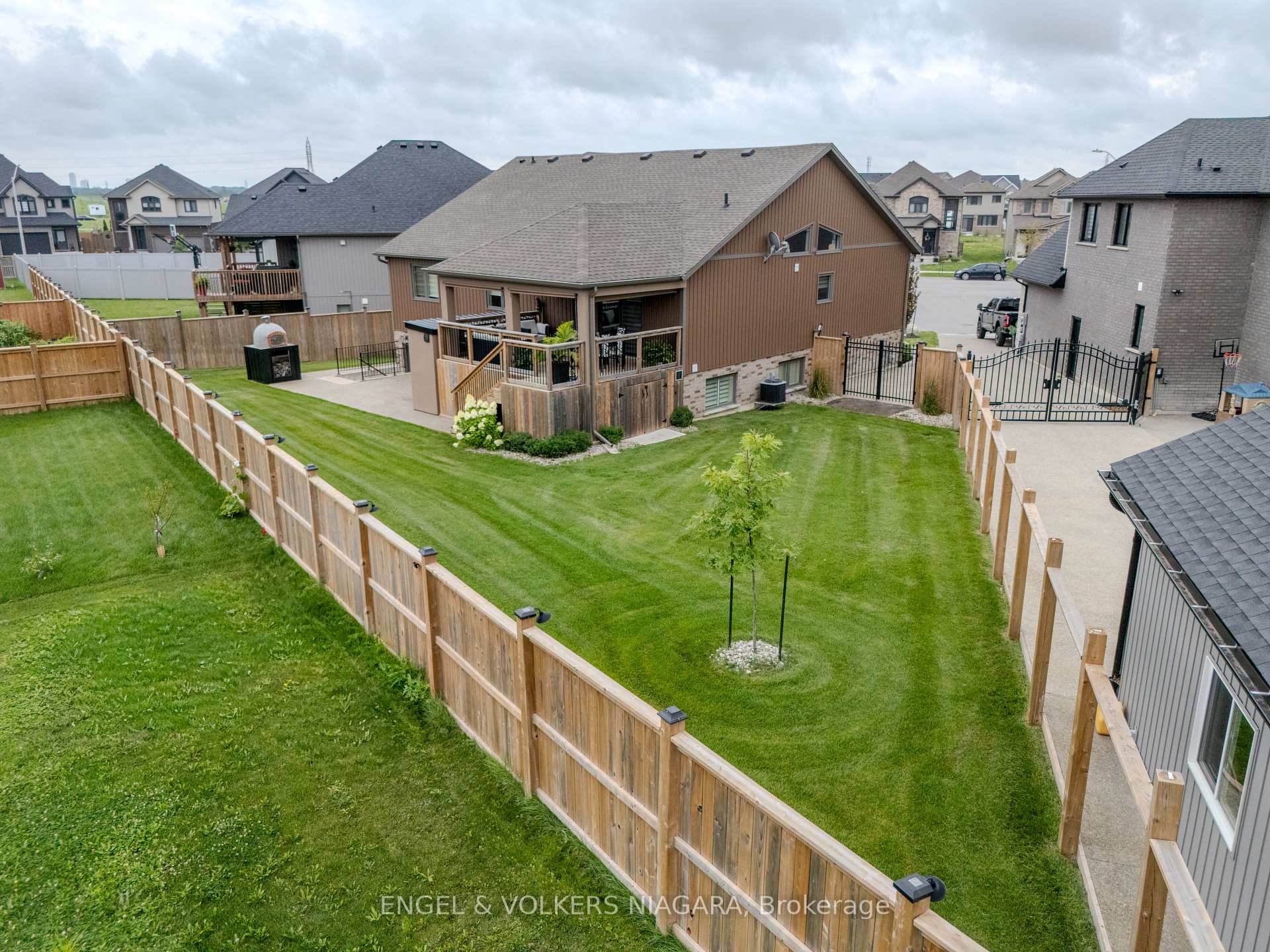Photo 4 of 5 Delicious Court, Thorold, Rolling Meadows — HOMEH