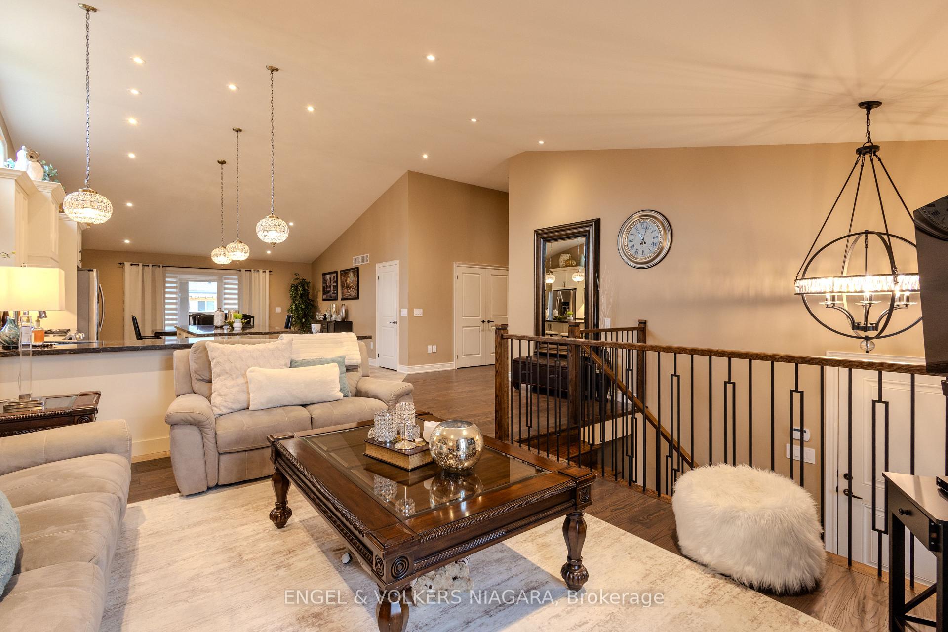 Photo 12 of 5 Delicious Court, Thorold, Rolling Meadows — HOMEH