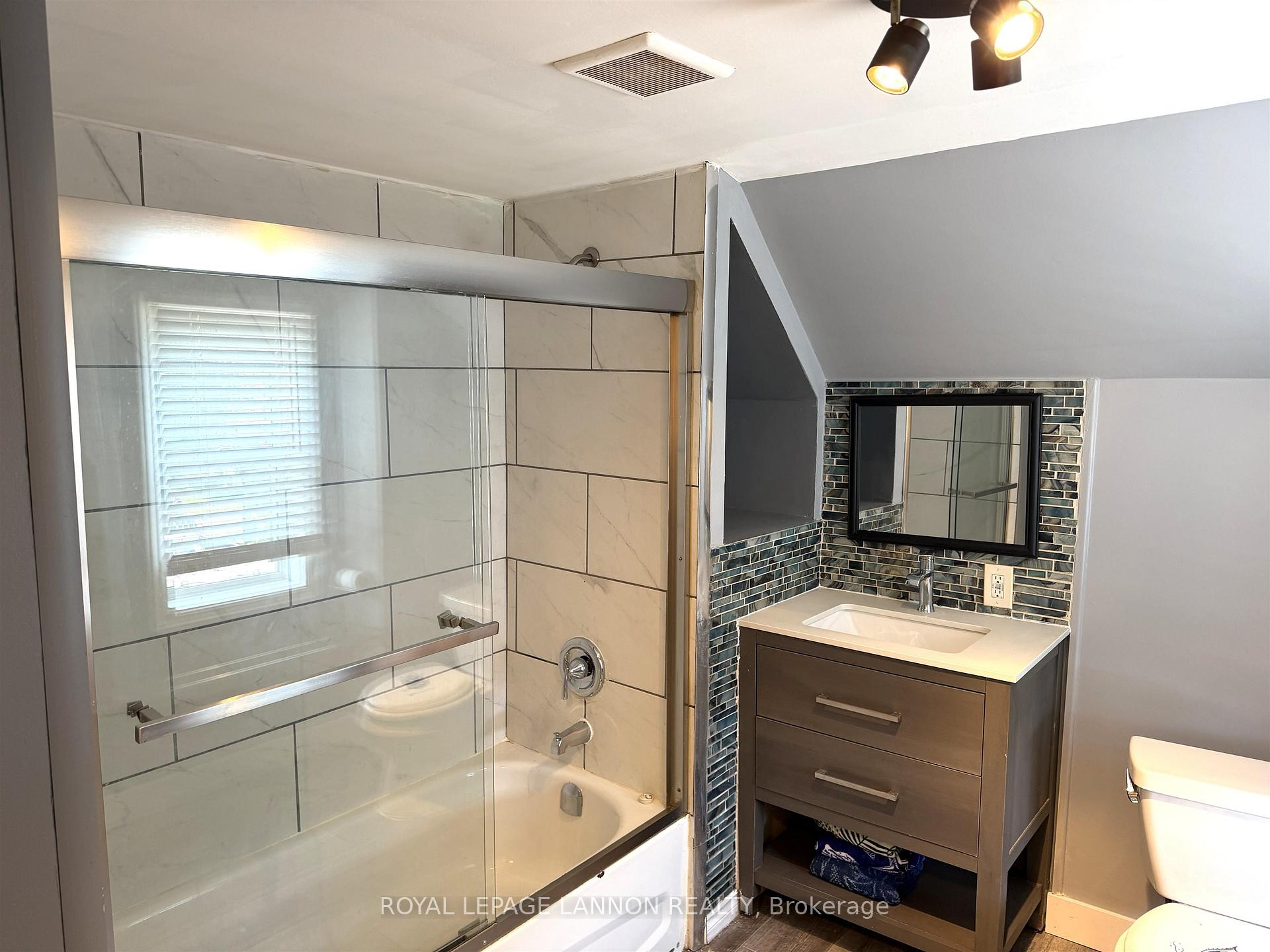 Photo 10 of 519 McTavish Street, Thunder Bay, East End — HOMEH