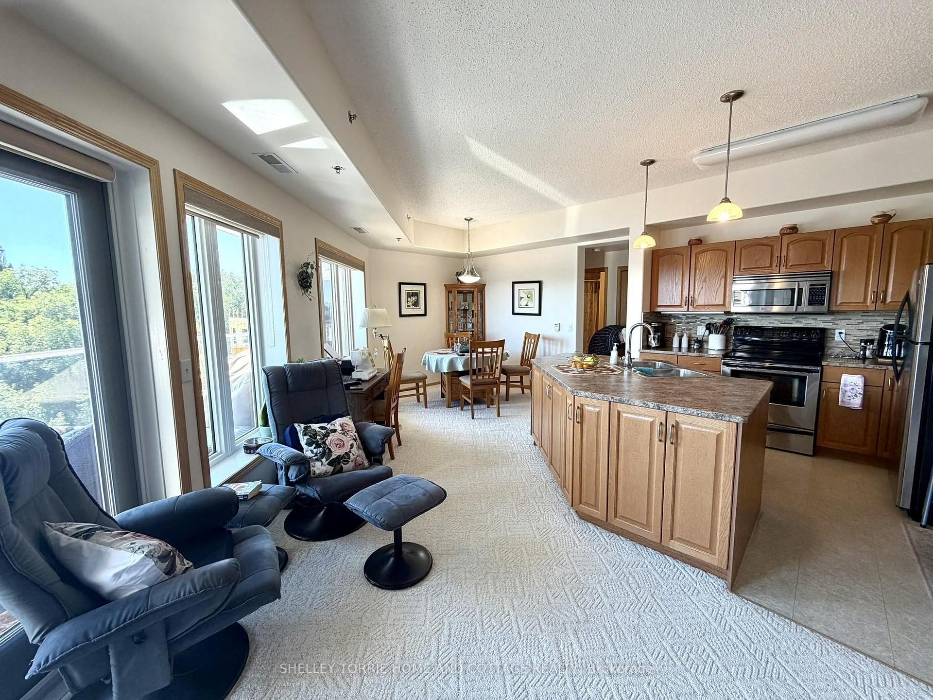 Photo 2 of 5 Bay Road, Kenora, Norman — HOMEH