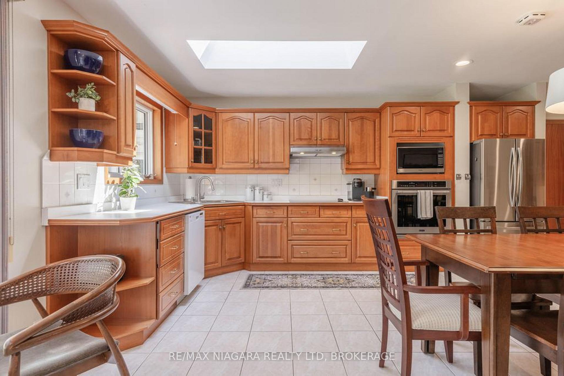 Photo 16 of 8624 Champlain Drive, Niagara Falls, Chippawa — HOMEH