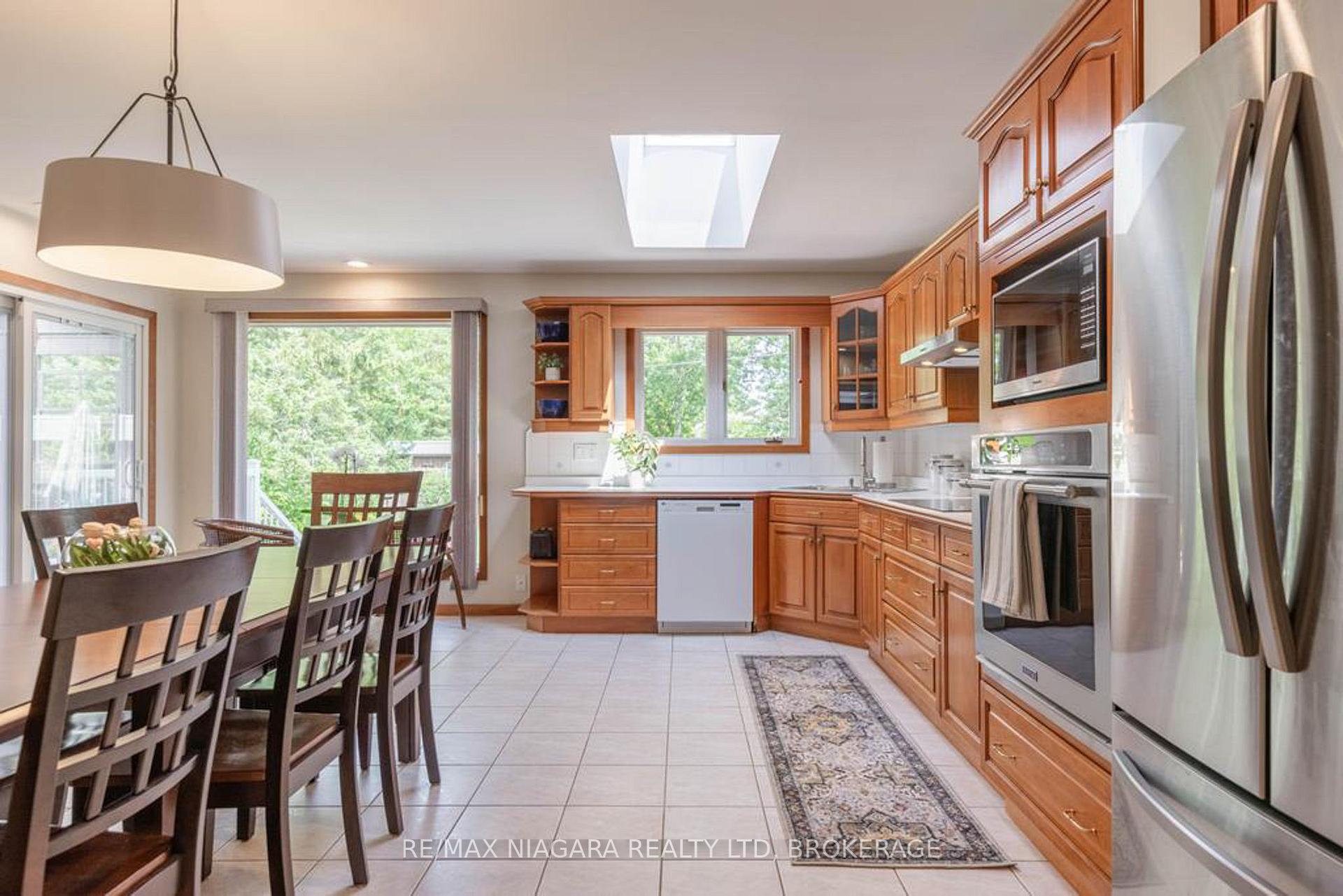 Photo 18 of 8624 Champlain Drive, Niagara Falls, Chippawa — HOMEH
