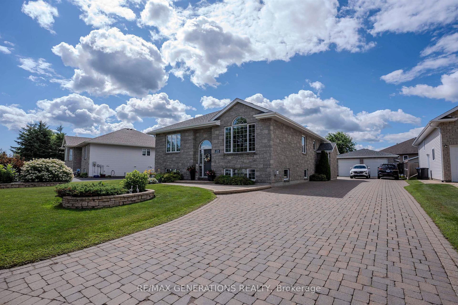 Photo 1 of 239 Caribou Crescent, Thunder Bay, Parkdale — HOMEH