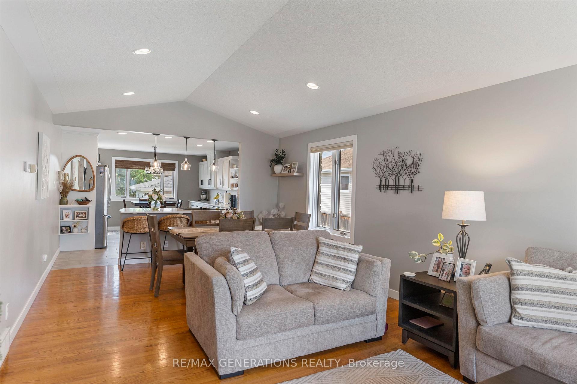 Photo 7 of 239 Caribou Crescent, Thunder Bay, Parkdale — HOMEH