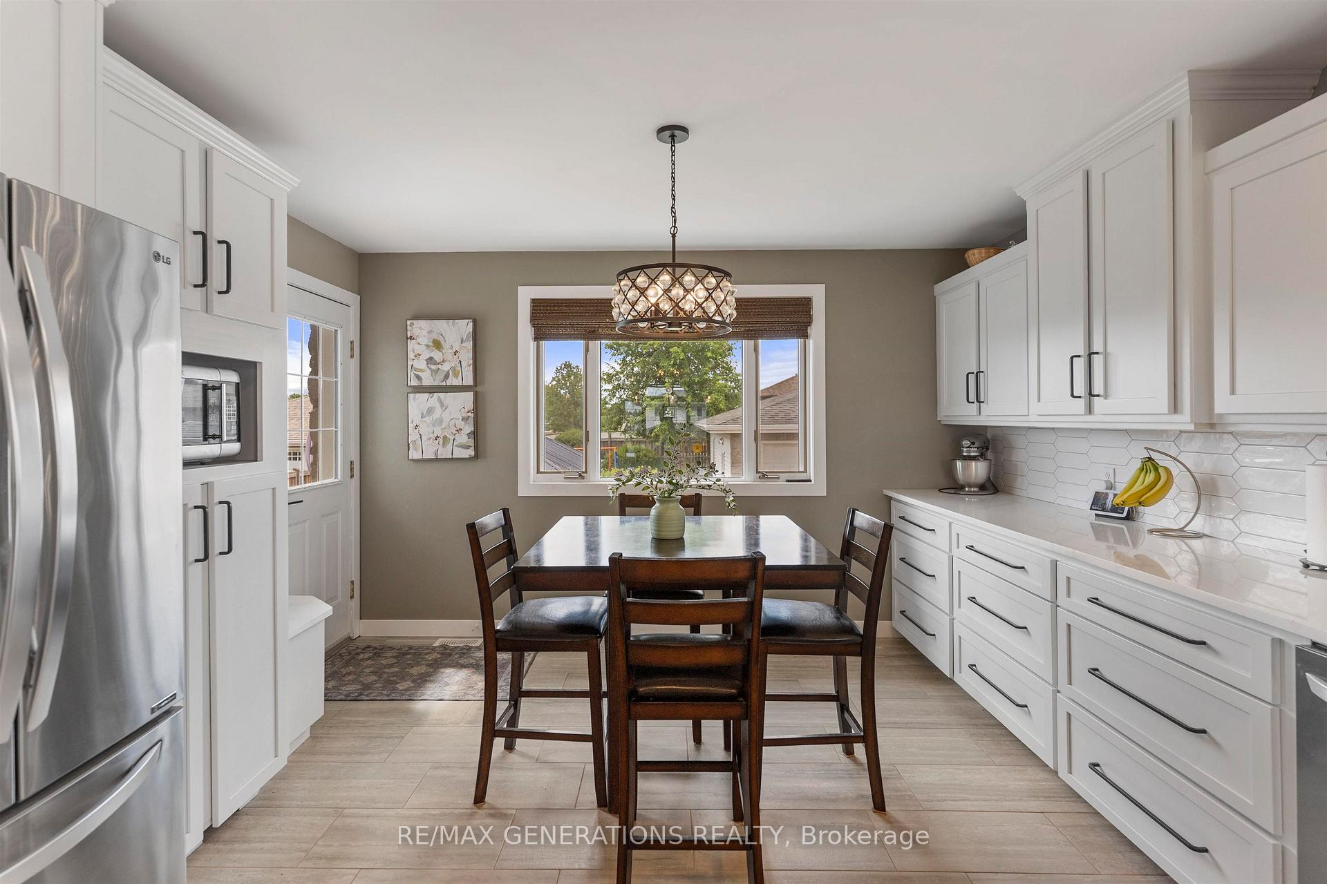 Photo 12 of 239 Caribou Crescent, Thunder Bay, Parkdale — HOMEH