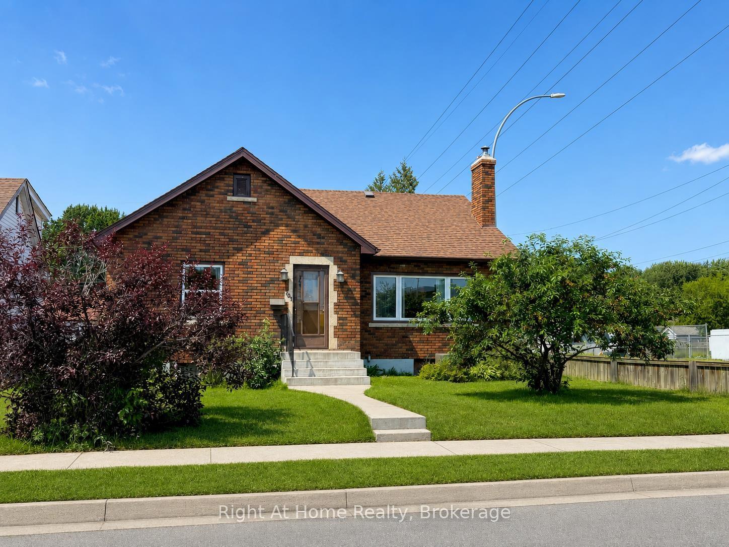 Photo 1 of 701 Sprague Street, Thunder Bay, Westfort — HOMEH
