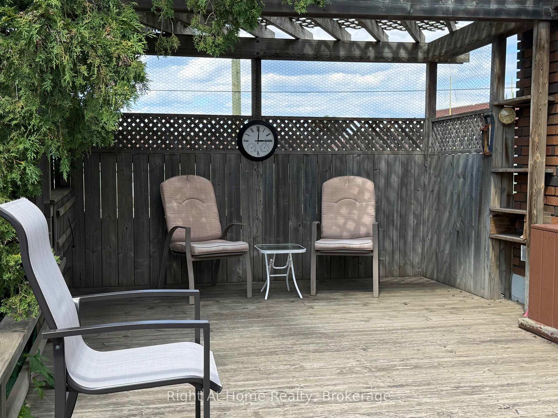 Photo 5 of 701 Sprague Street, Thunder Bay, Westfort — HOMEH