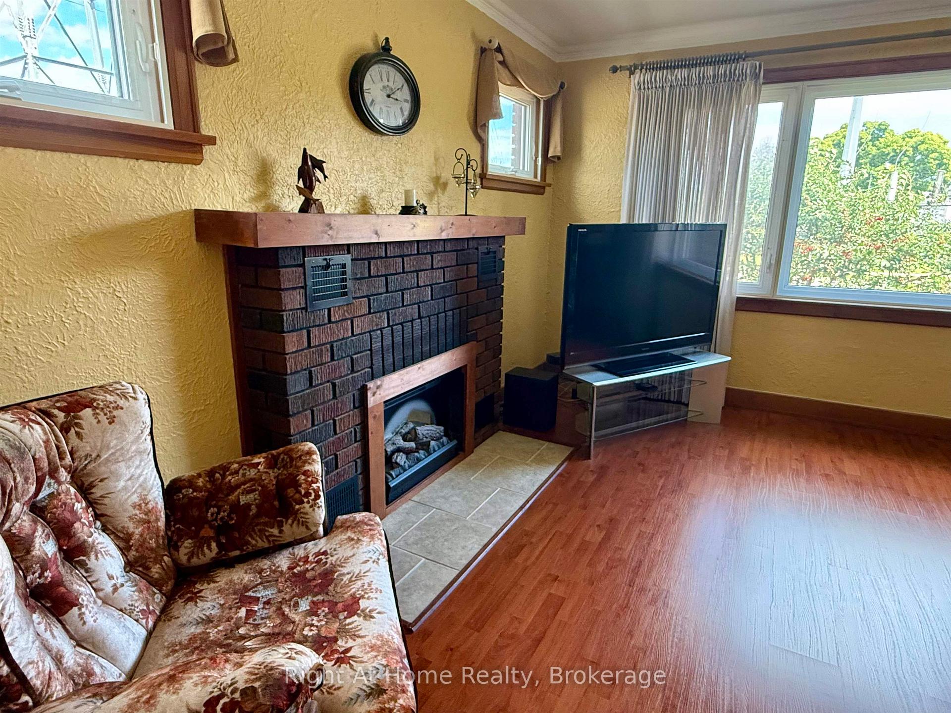 Photo 15 of 701 Sprague Street, Thunder Bay, Westfort — HOMEH