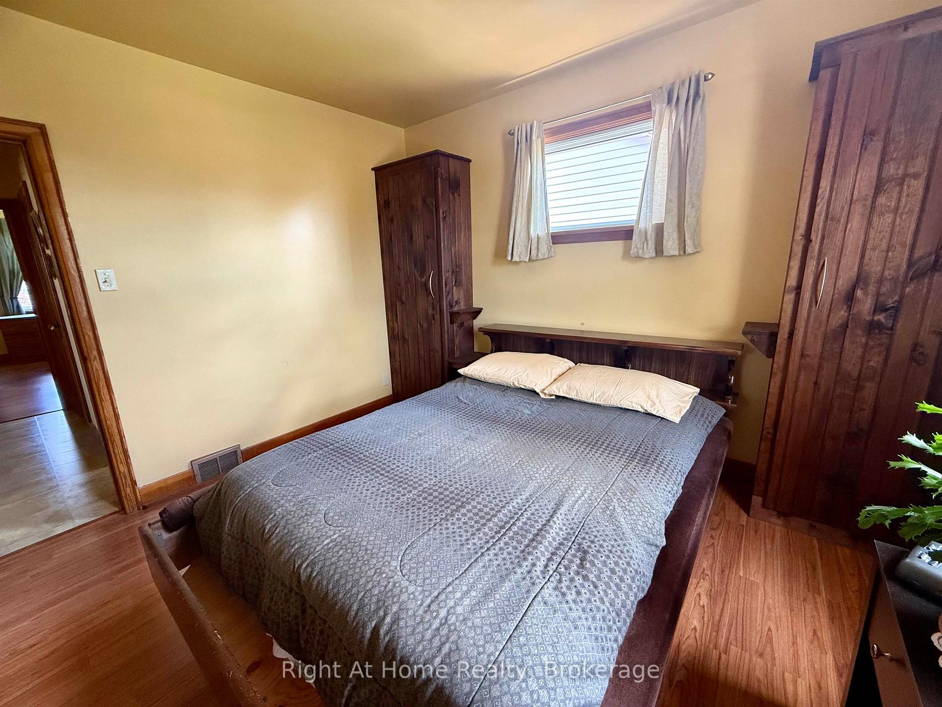 Photo 22 of 701 Sprague Street, Thunder Bay, Westfort — HOMEH
