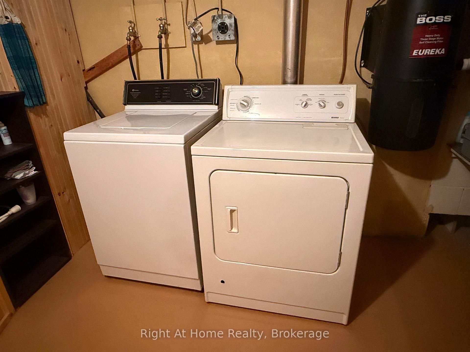 Photo 36 of 701 Sprague Street, Thunder Bay, Westfort — HOMEH